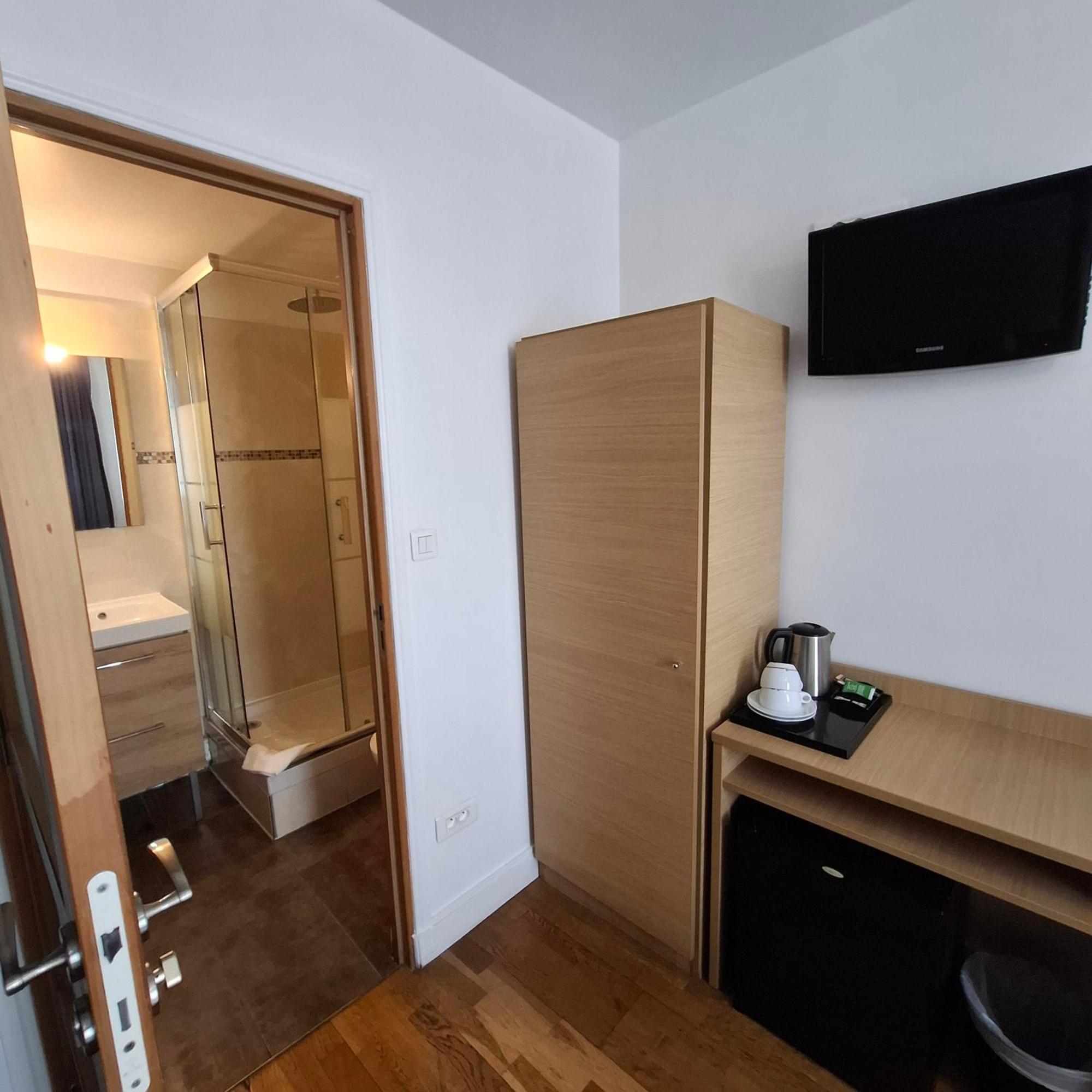 Double Room Shower