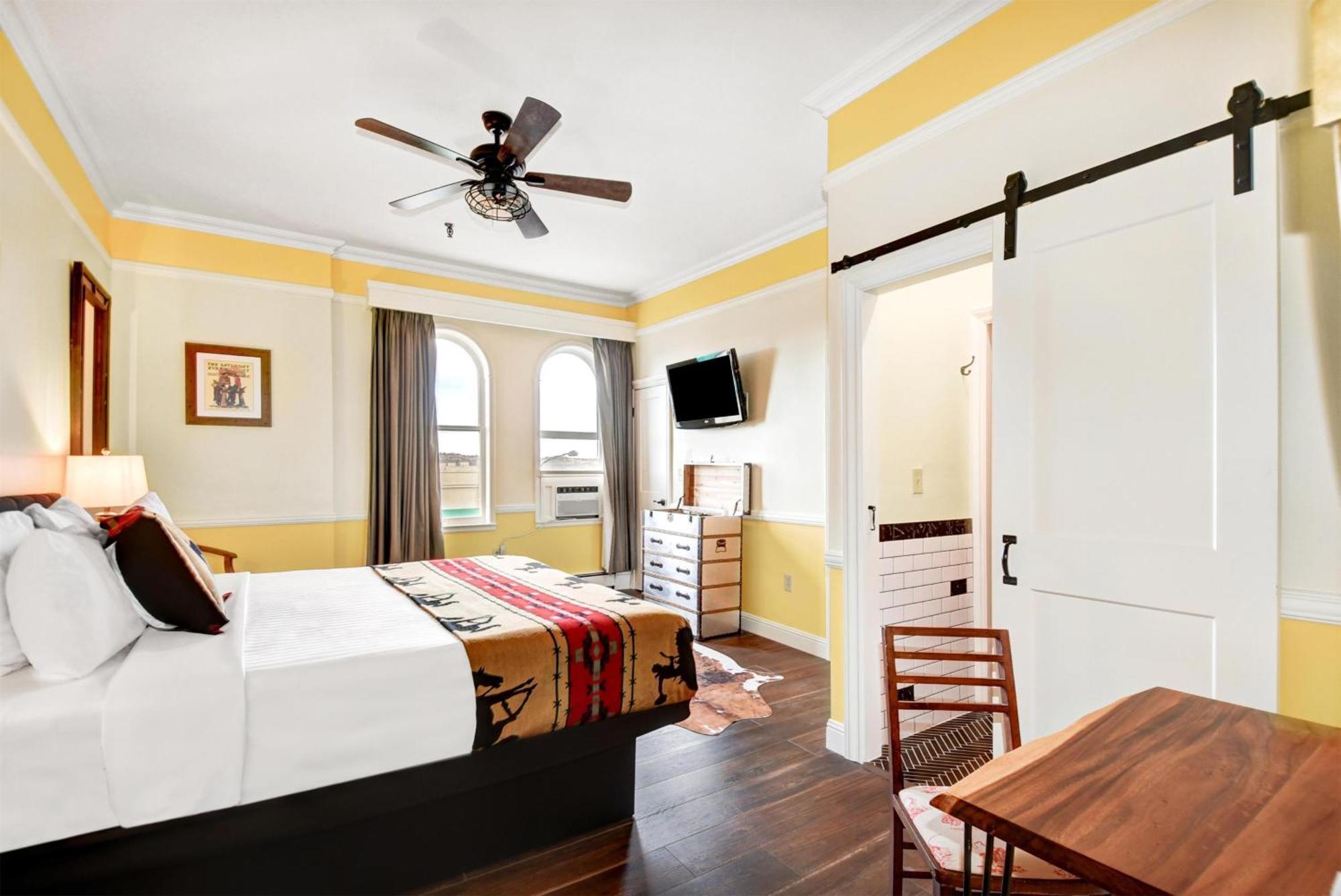 King Room City View Non-Smoking