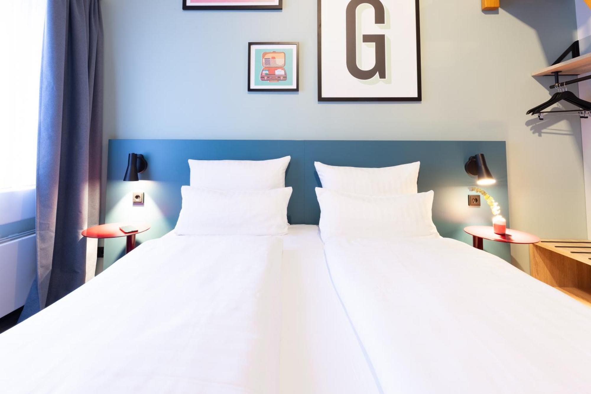 Standard Queen Room