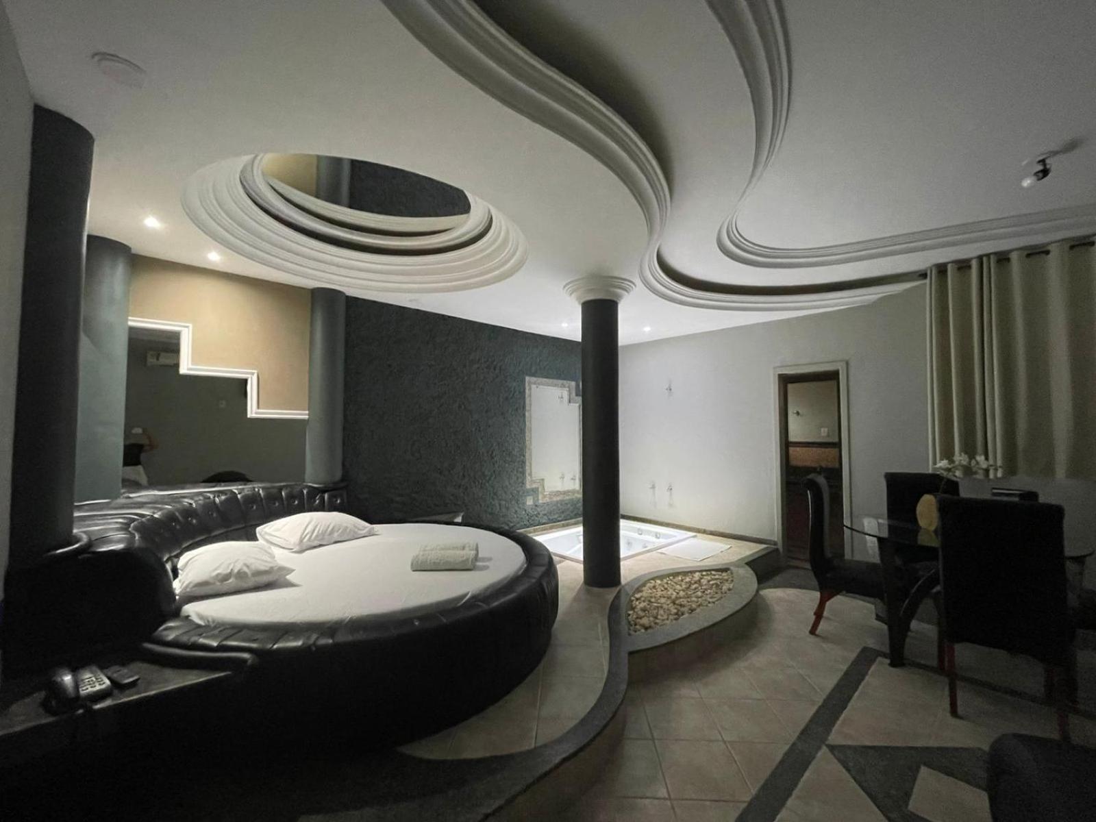 Studio Spa Bath