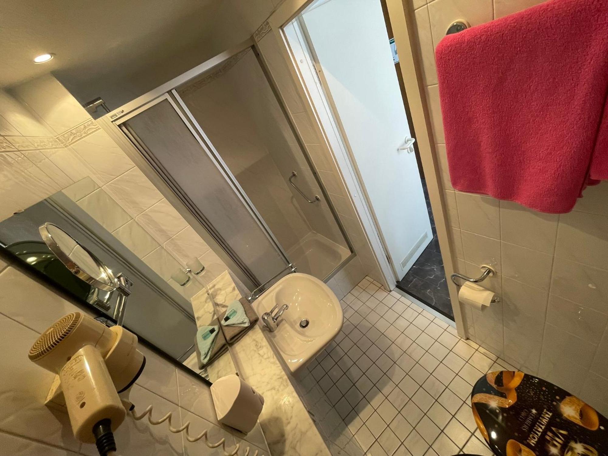 Classic Single Room