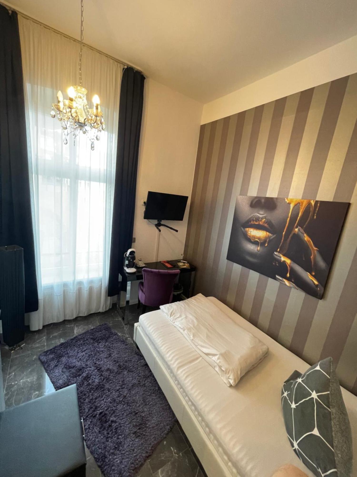 Classic Single Room