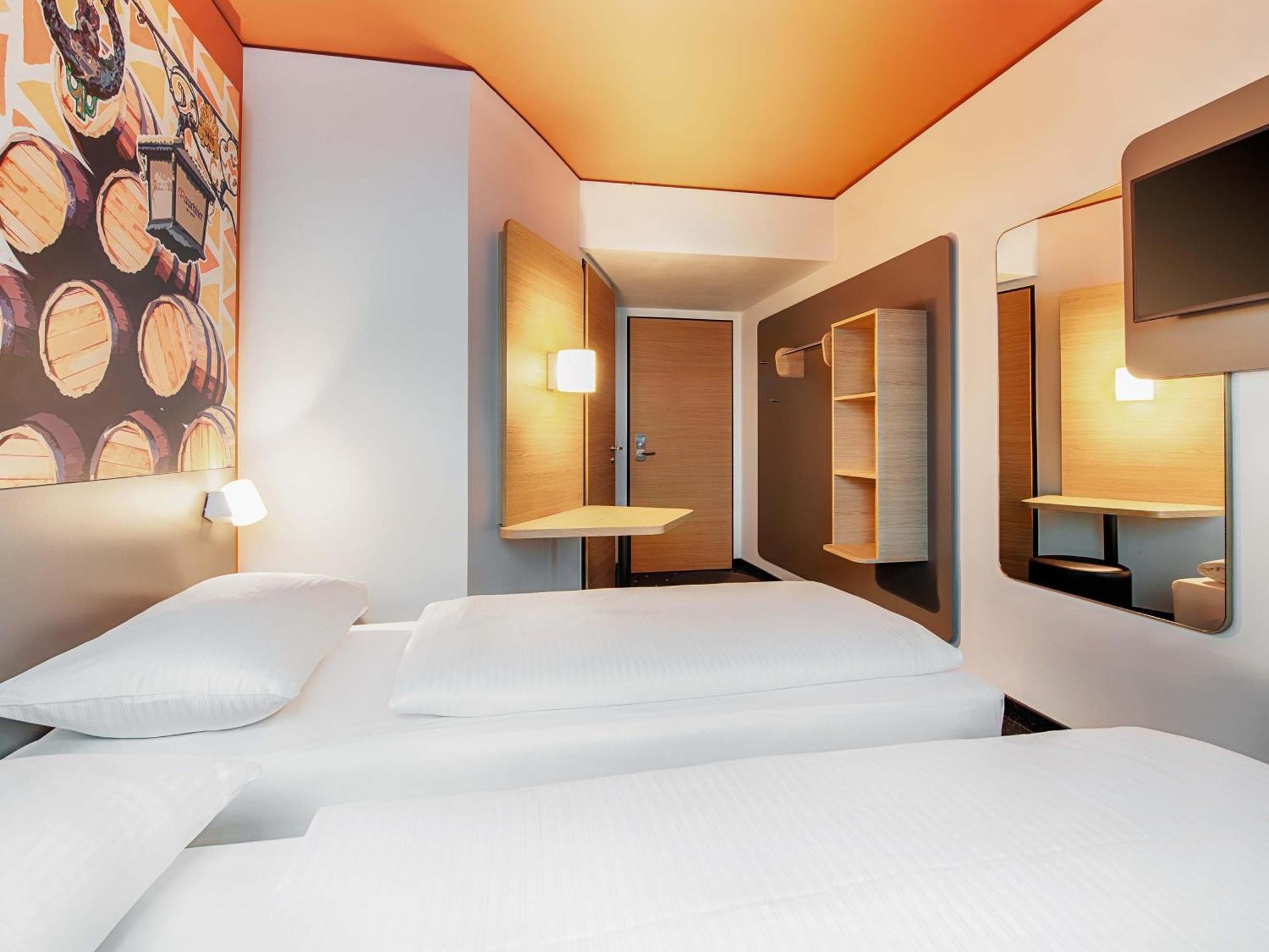 Twin Room,1698582323:JPEG