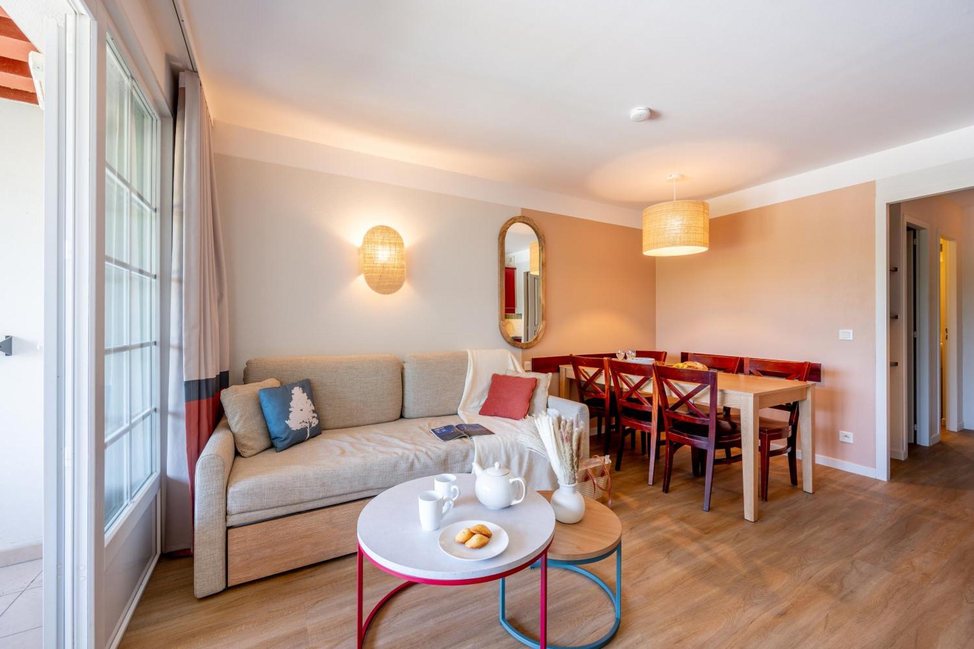 Superior One-Bedroom Apartment Sleeping Alcove Terrace or Balcony