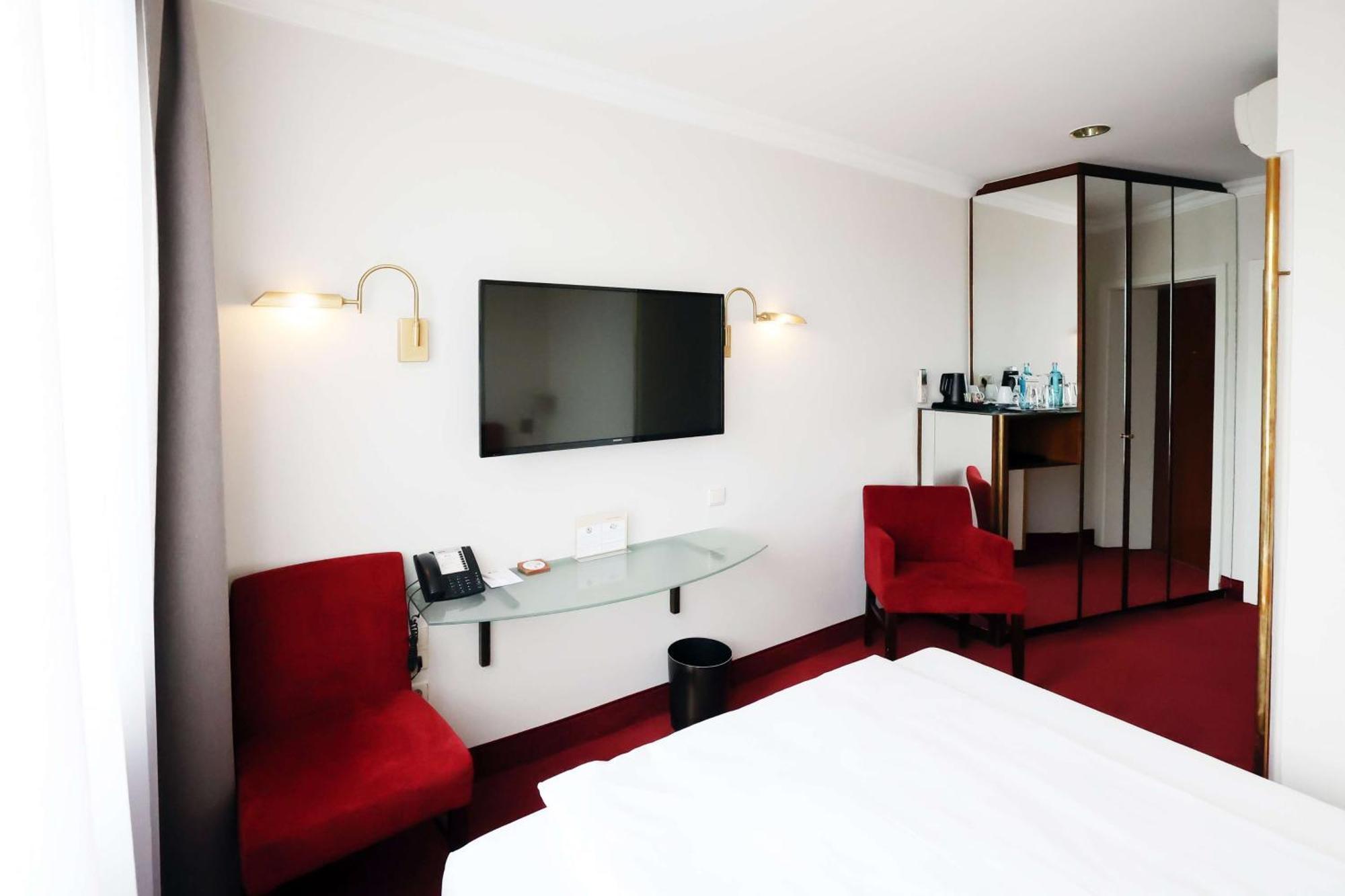 Standard Queen Room,1698847011:JPEG
