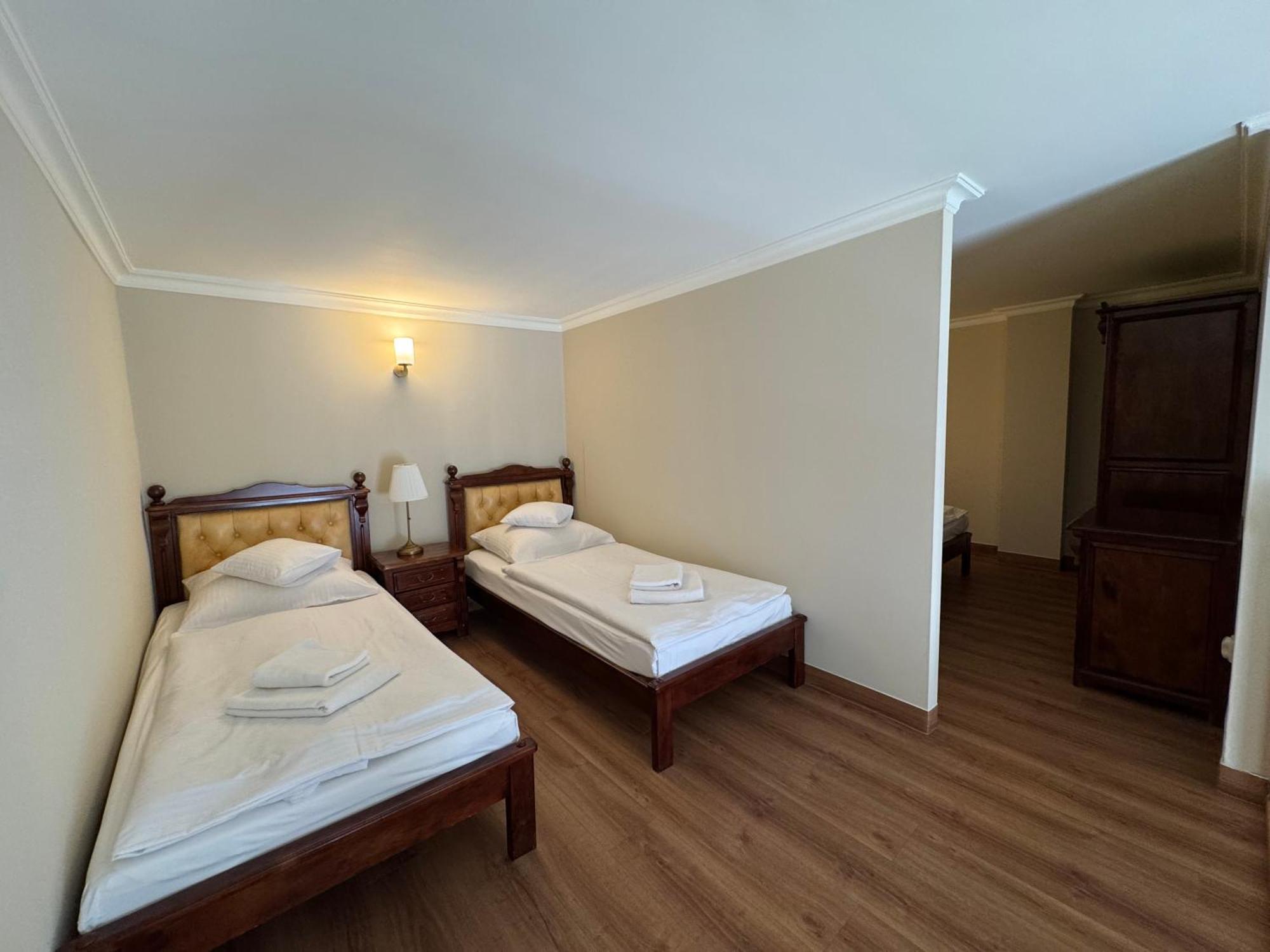 Deluxe Family Suite