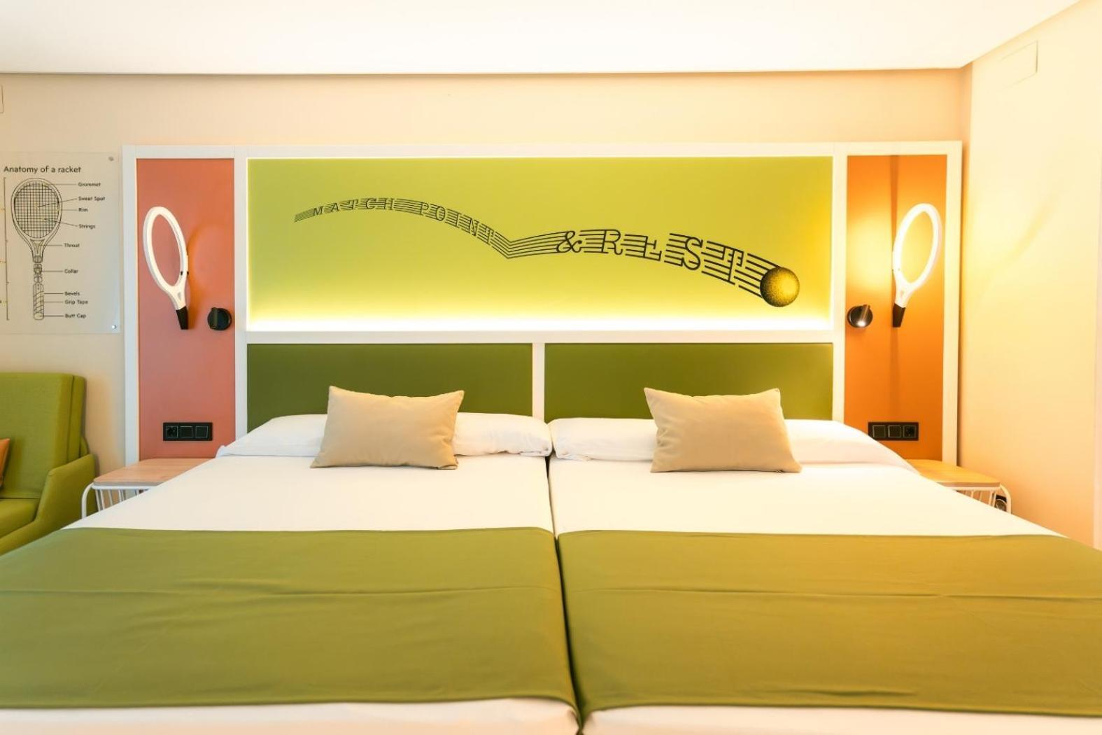 Match Point Quadruple Room Tennis