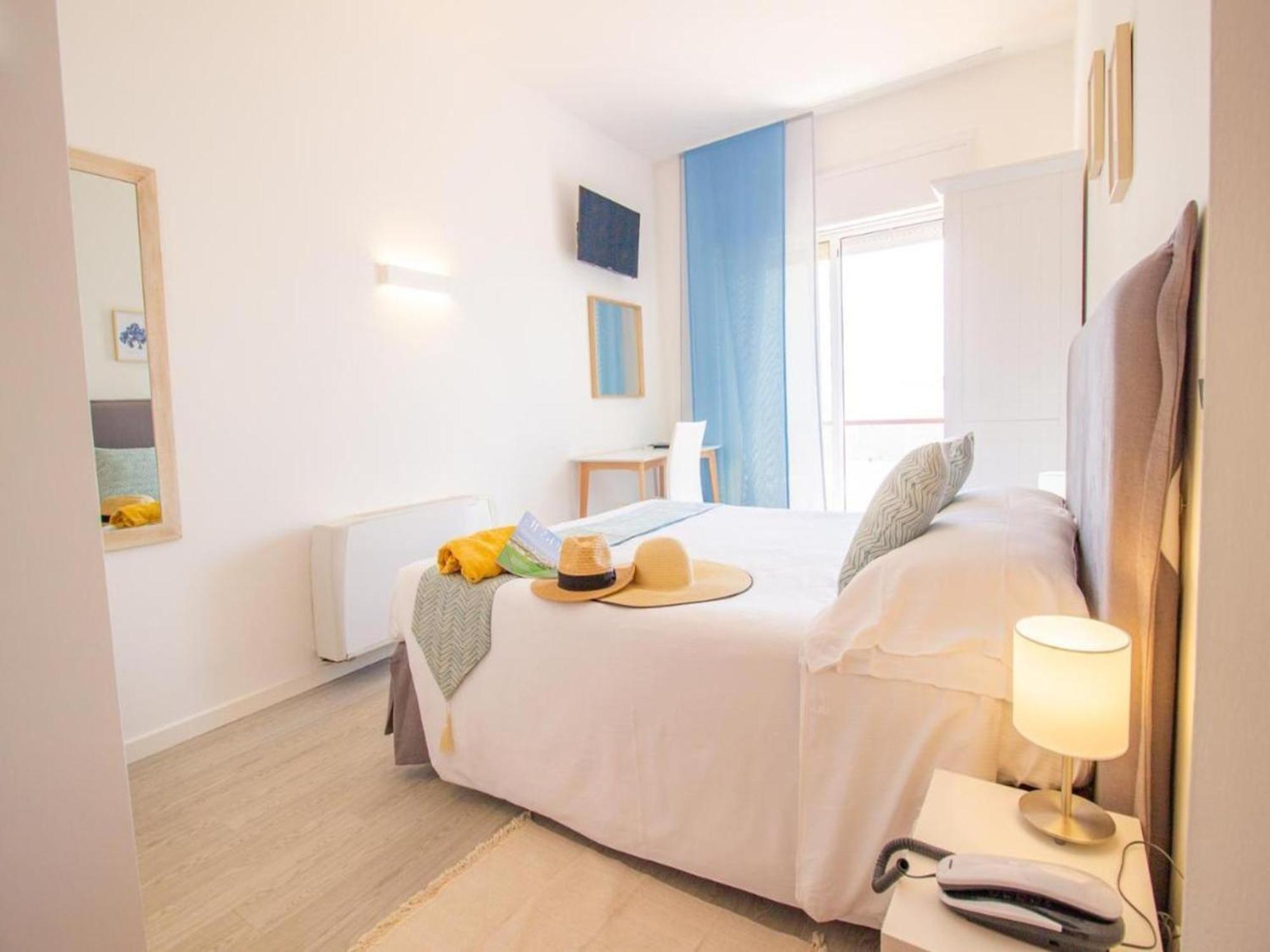 Comfort Double Room Lateral Sea View