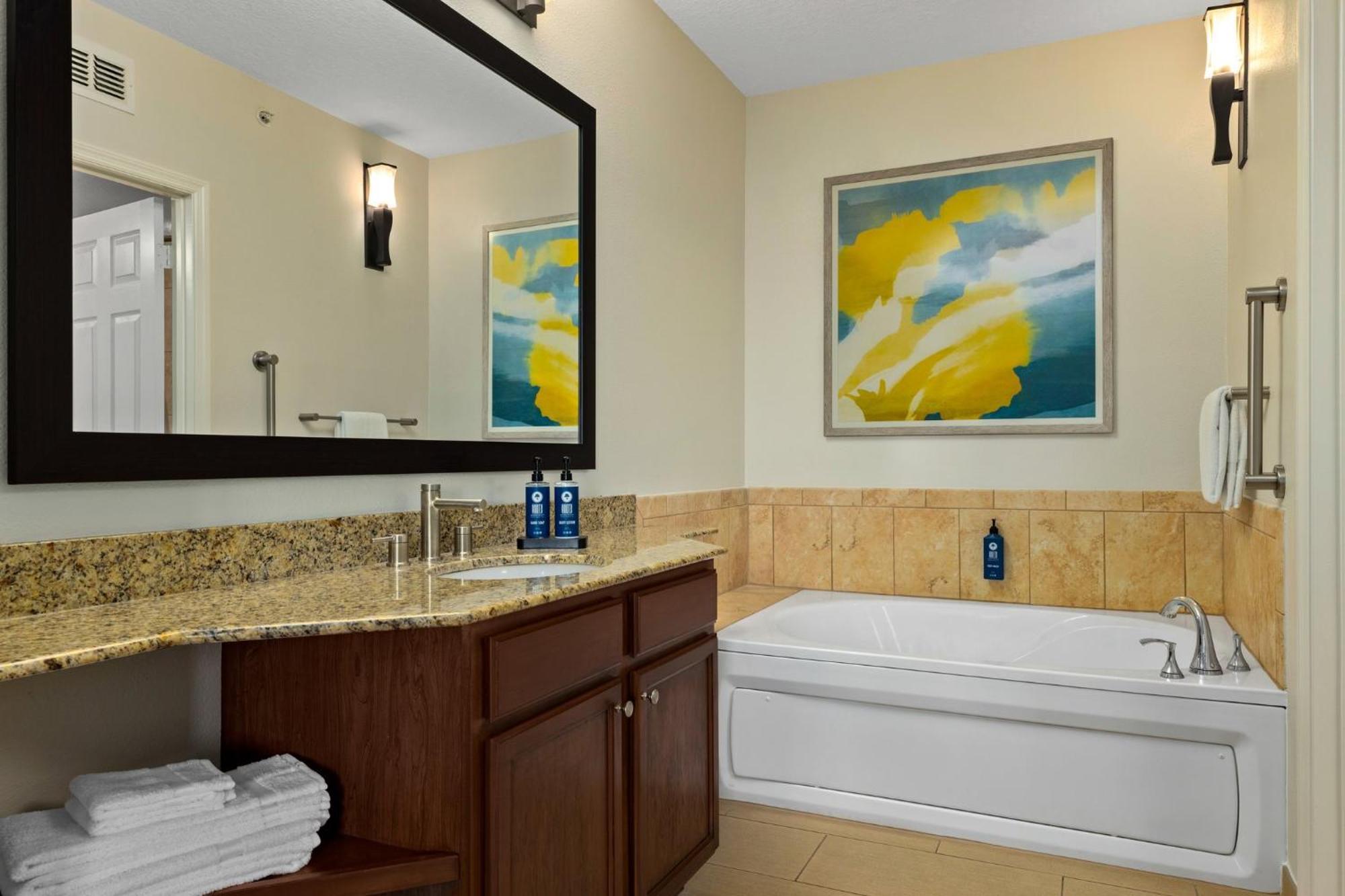 Deluxe King Suite
