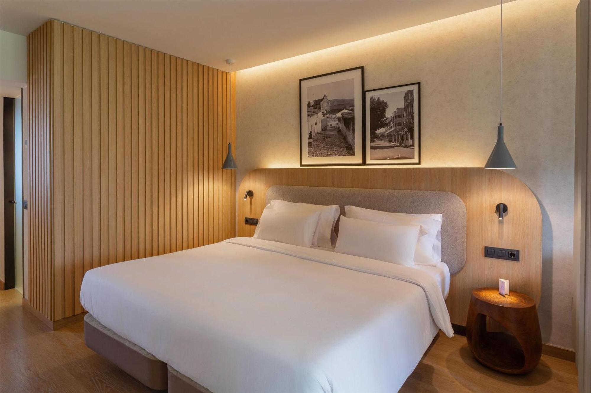 Standard Room,1756418589:JPEG