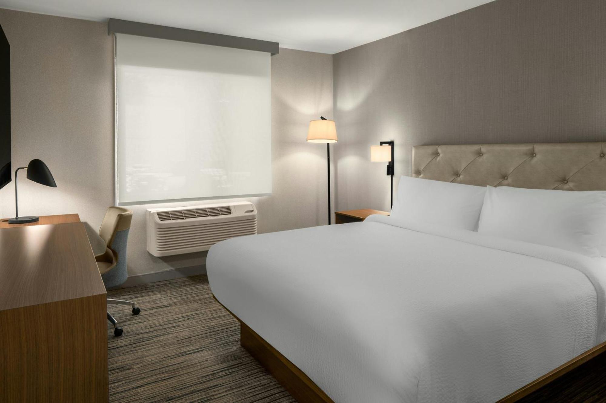 Guest Room 1 King,1698881115:JPEG