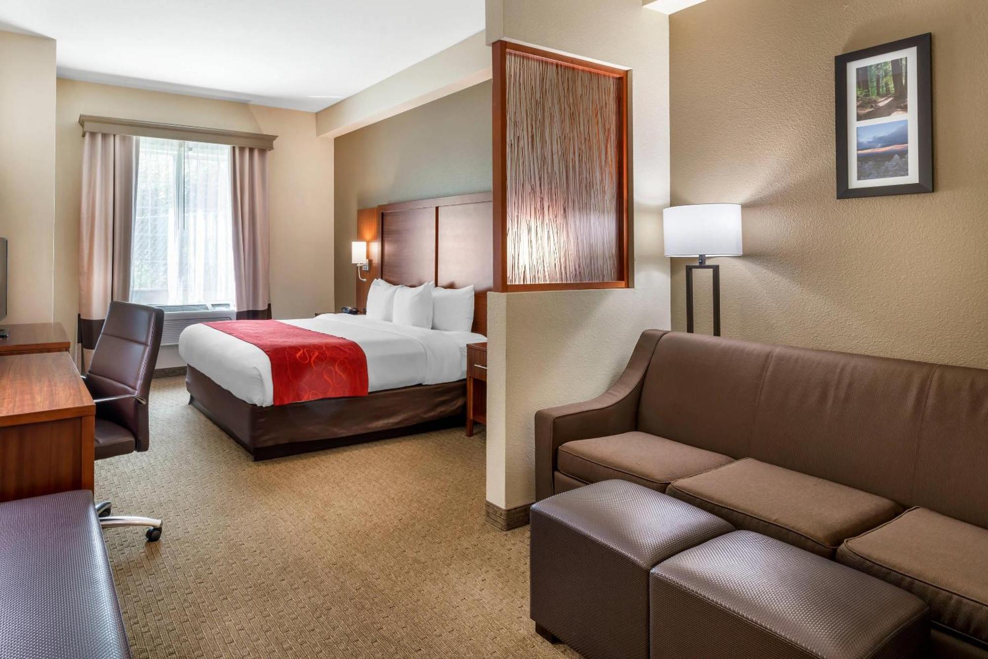 King Suite Accessible or Non-Smoking
