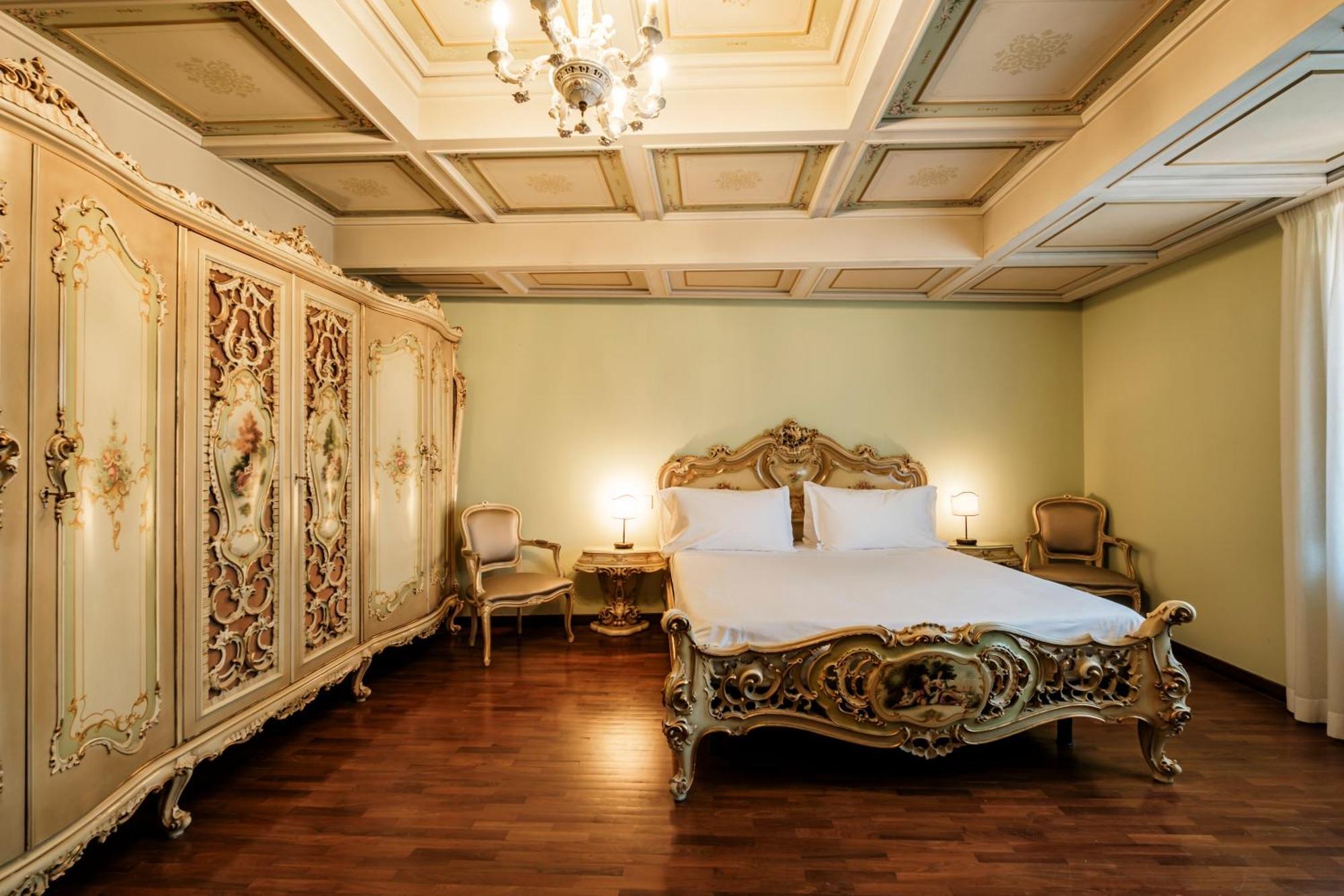 Deluxe Double Room Separate Building