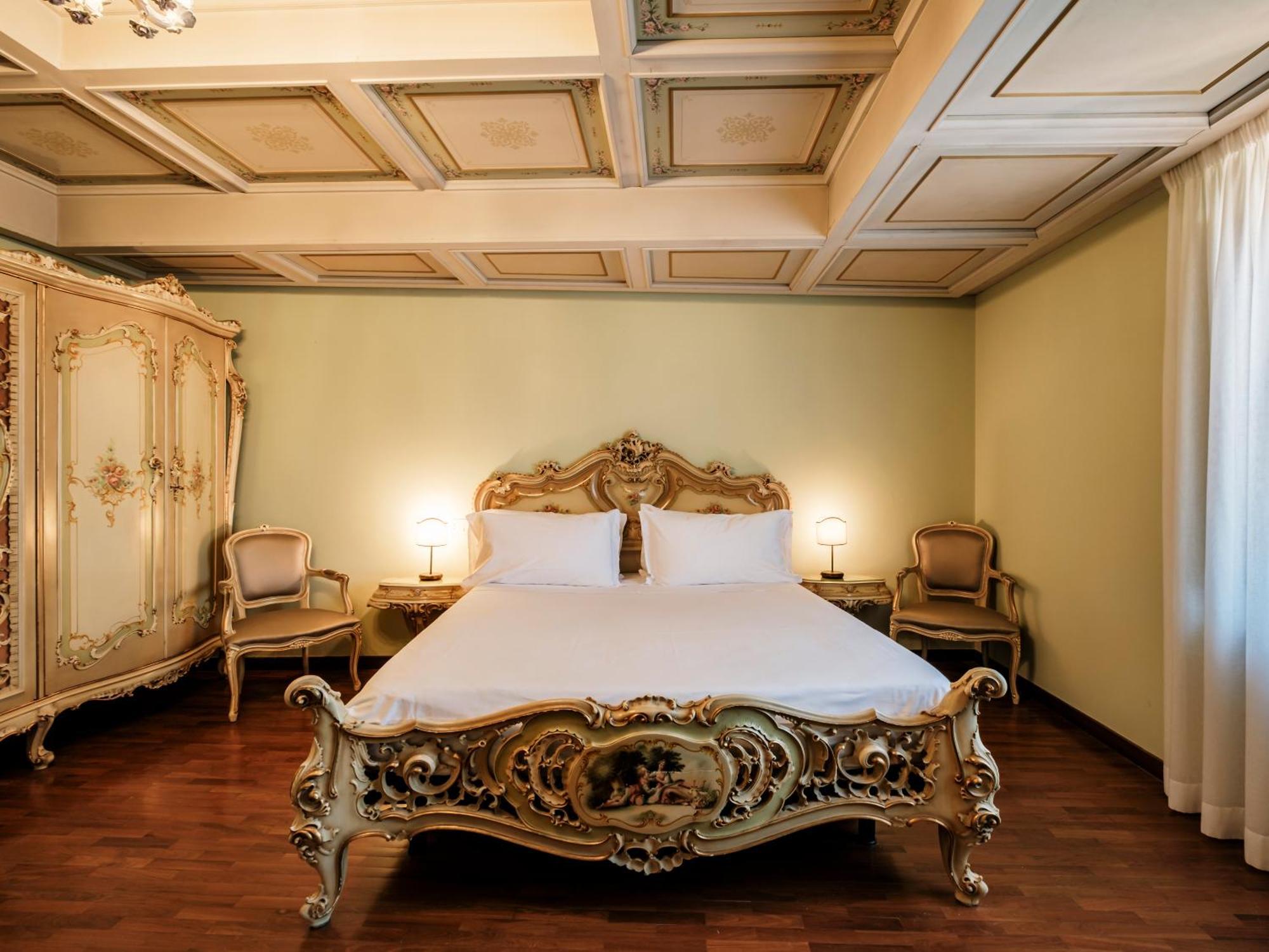 Deluxe Double Room Separate Building