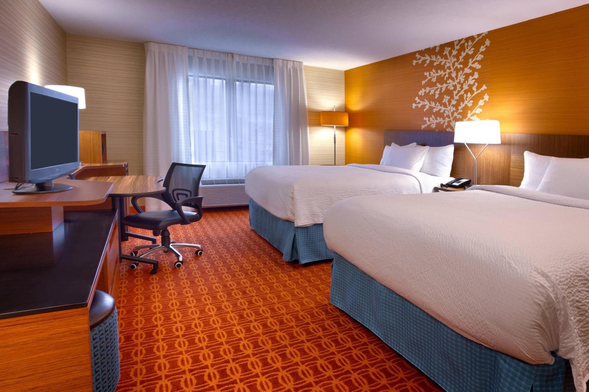 Queen Room Two Queen Beds Hearing Accessible