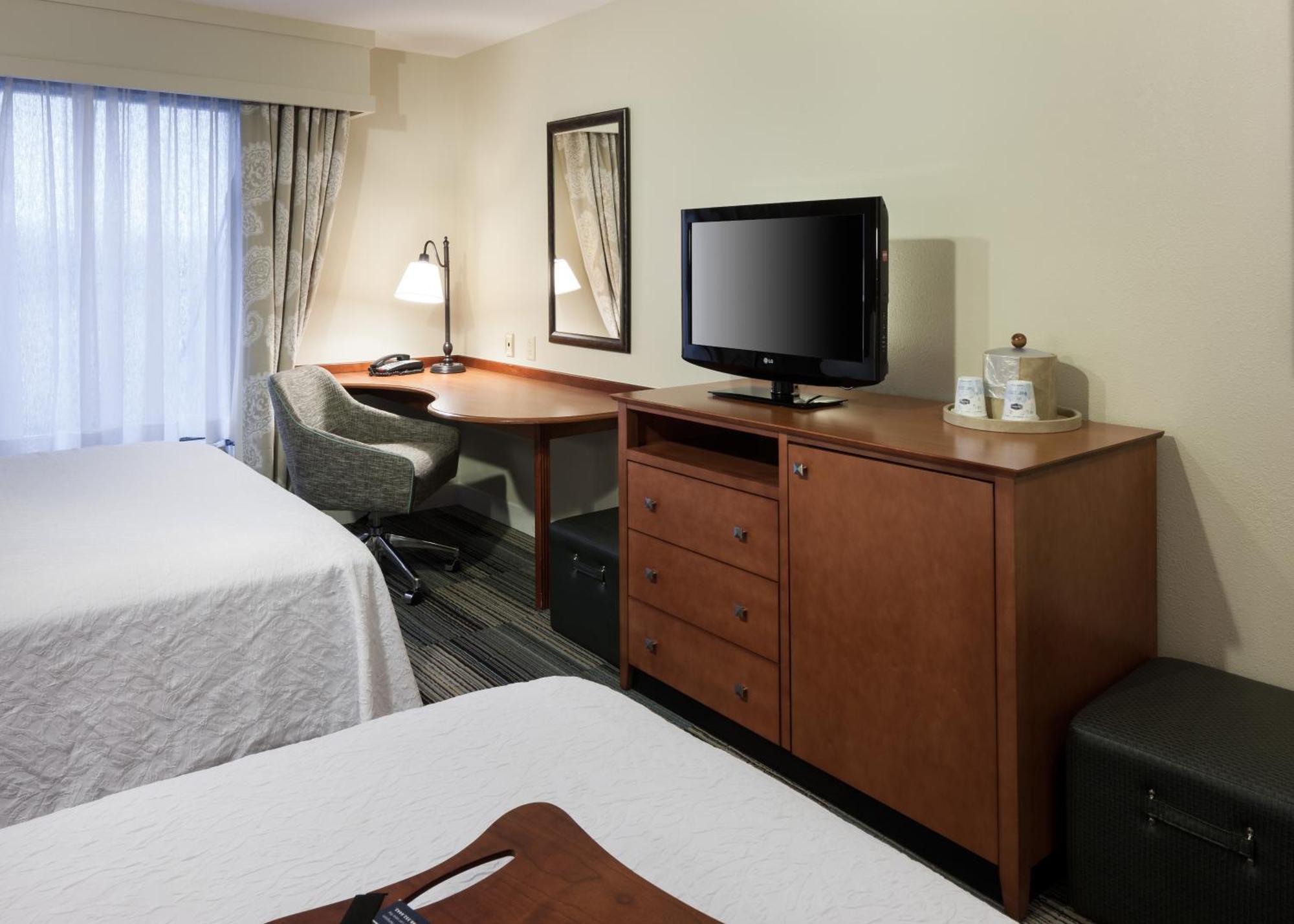 Queen Room Two Queen Beds Bath Tub Mobility Hearing Access