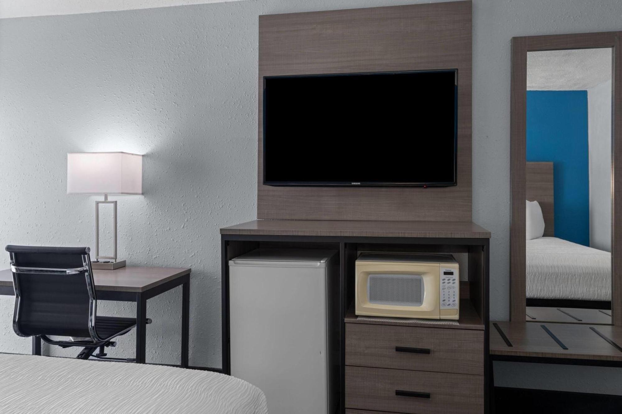 Premier Queen Room Two Queen Beds Non-Smoking