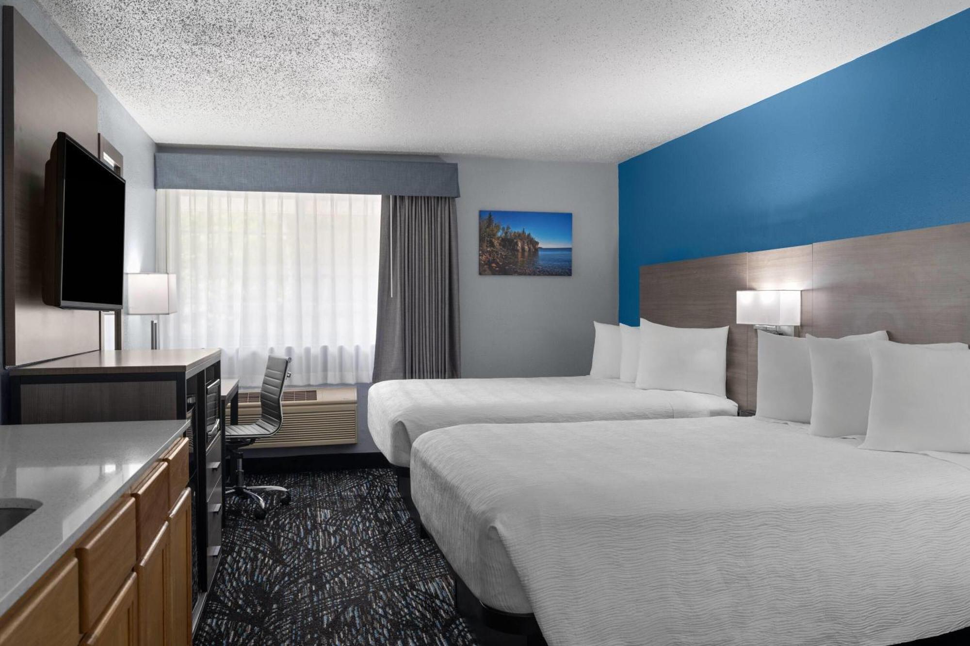 Deluxe Queen Room Two Queen Beds Non-Smoking