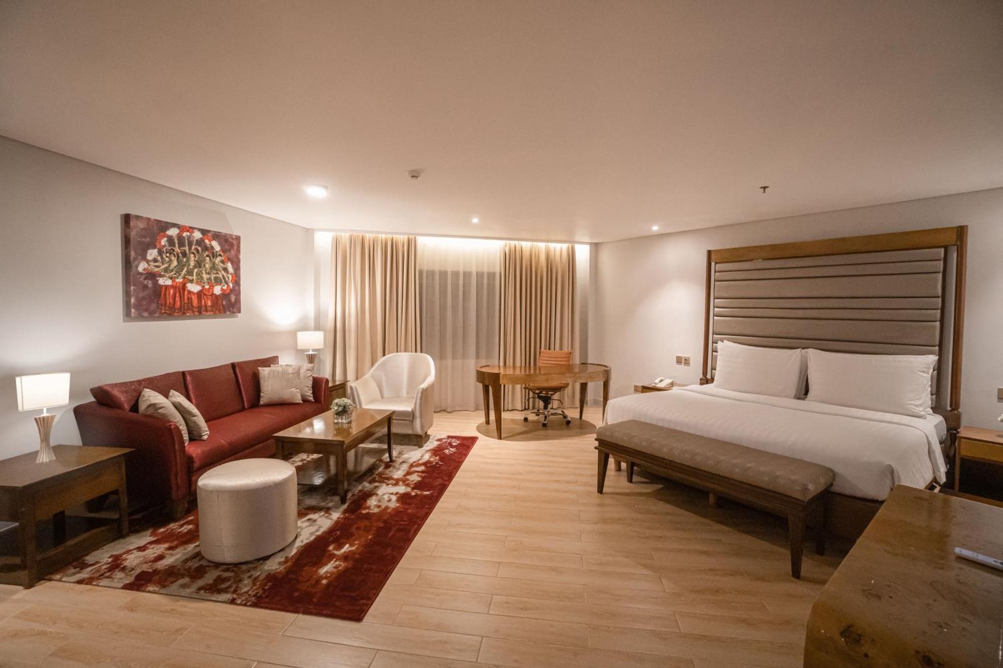 Deluxe King Room,1698954399:JPEG