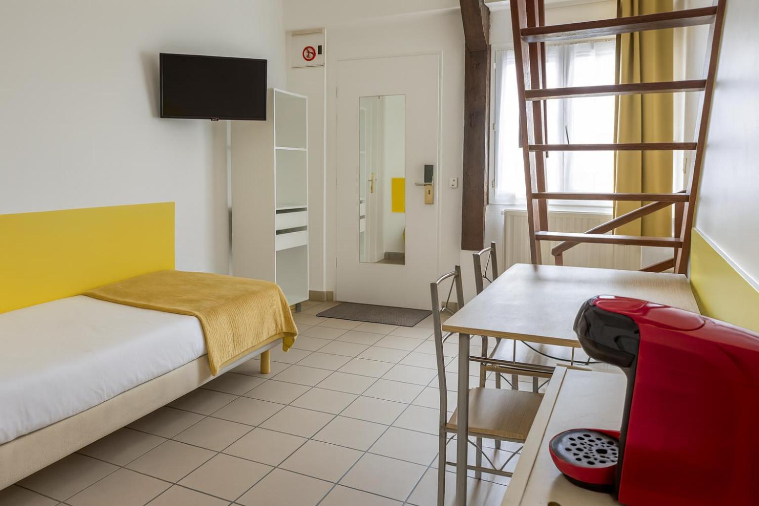 Triple Studio Kitchenette