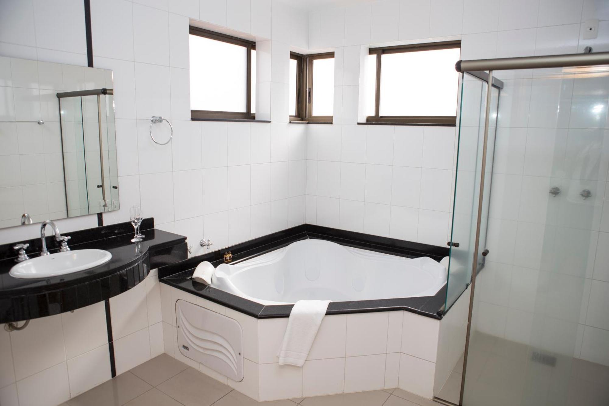Triple Room Bath