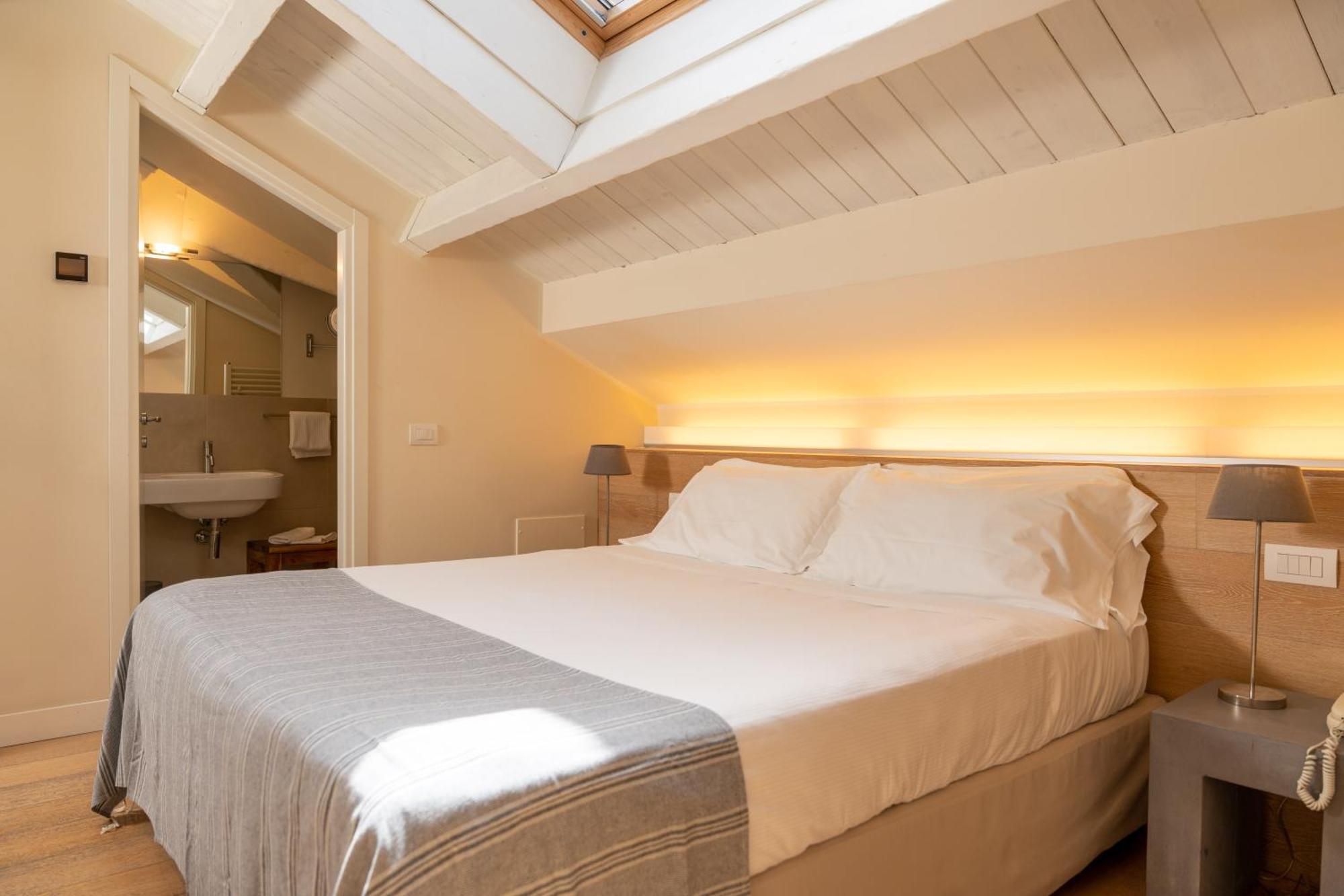 Double or Twin Room Economy