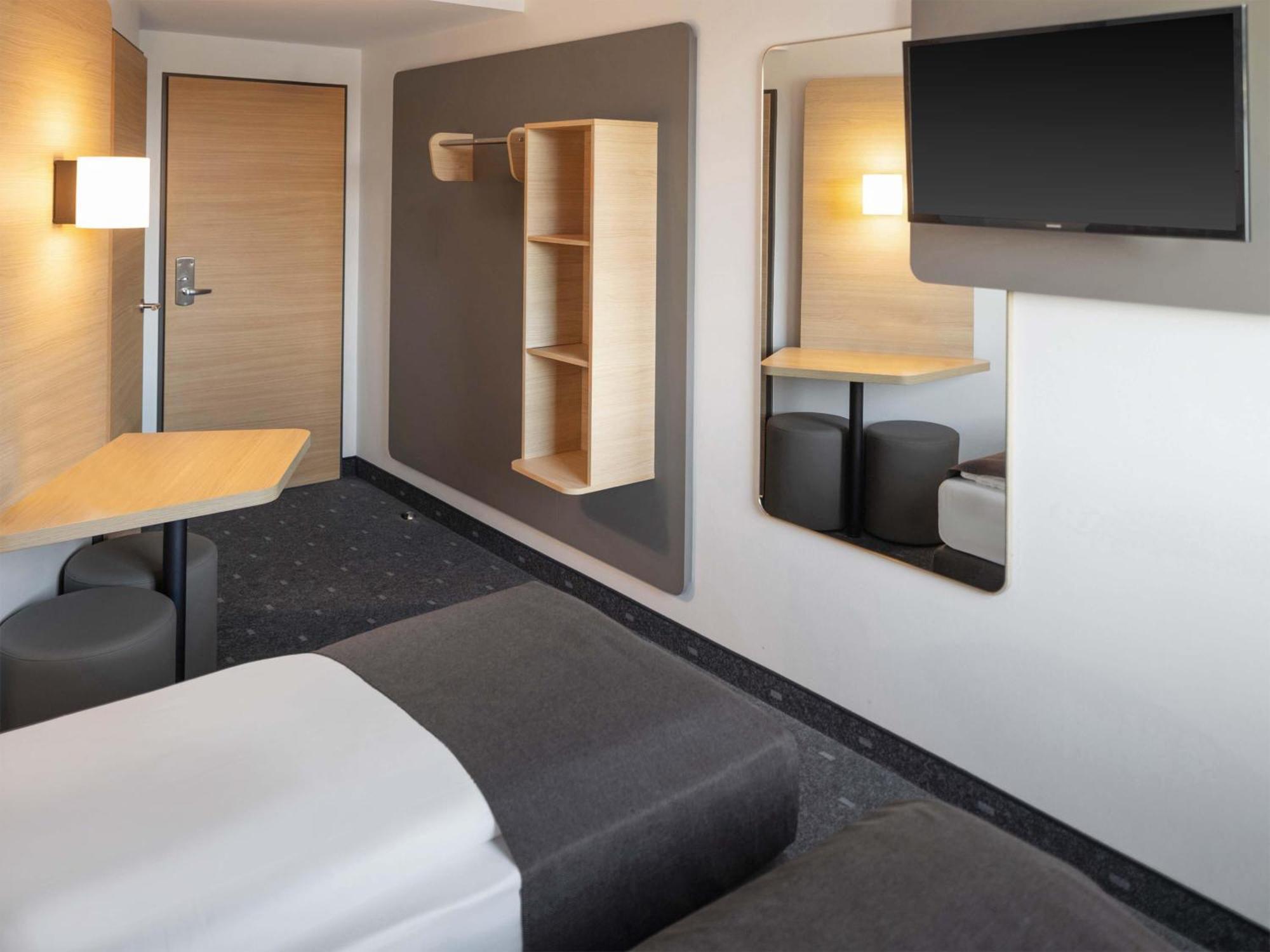 Twin Room,1698970220:JPEG