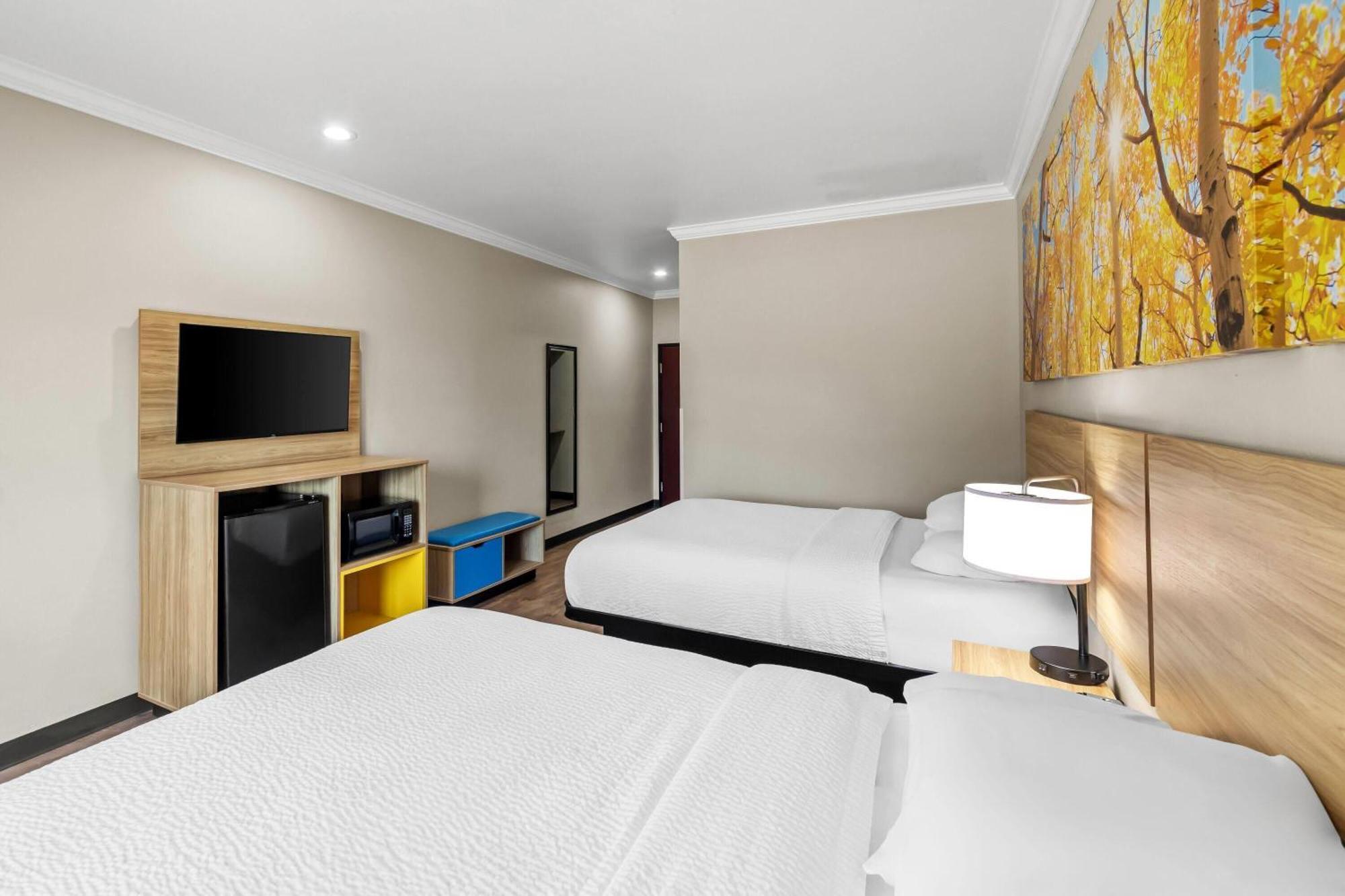 Queen Room with Two Queen Beds - Non-Smoking