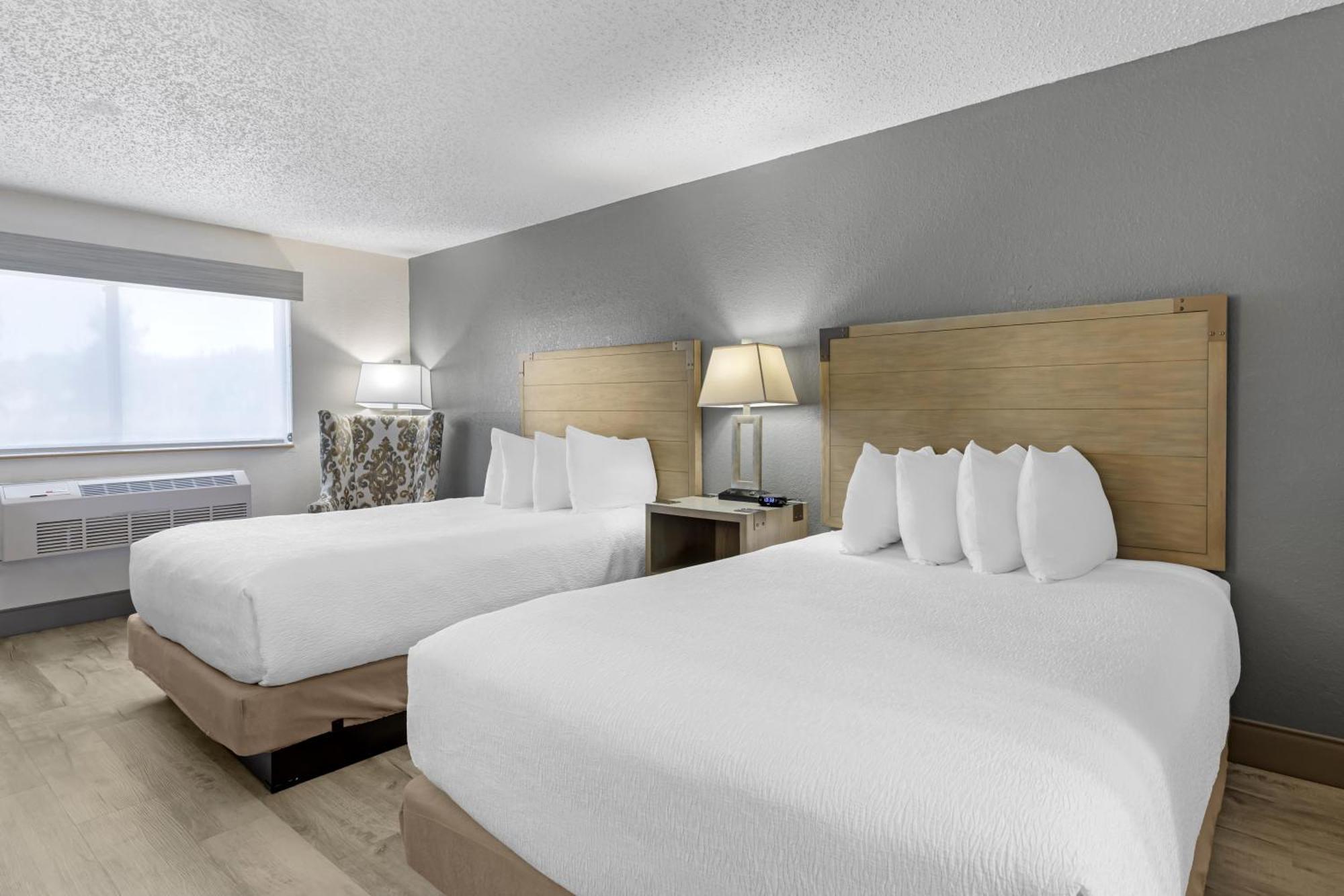 Queen Room Two Queen Beds Pet-Friendly or Non-Smoking,1686452197:JPEG