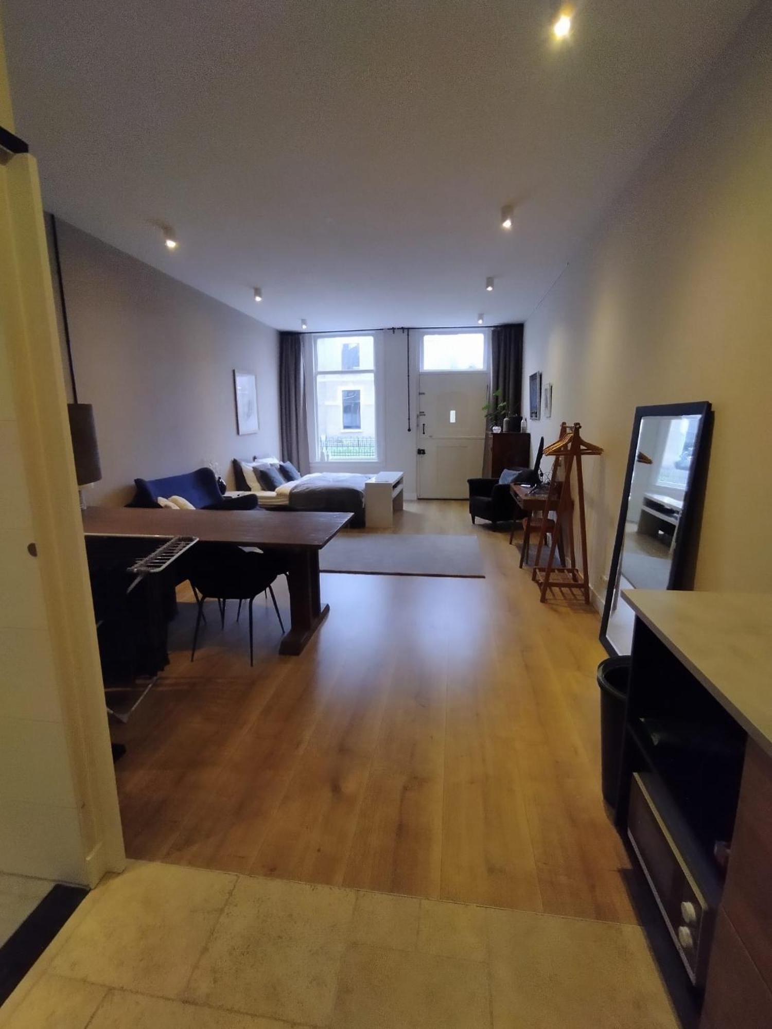Deluxe Studio