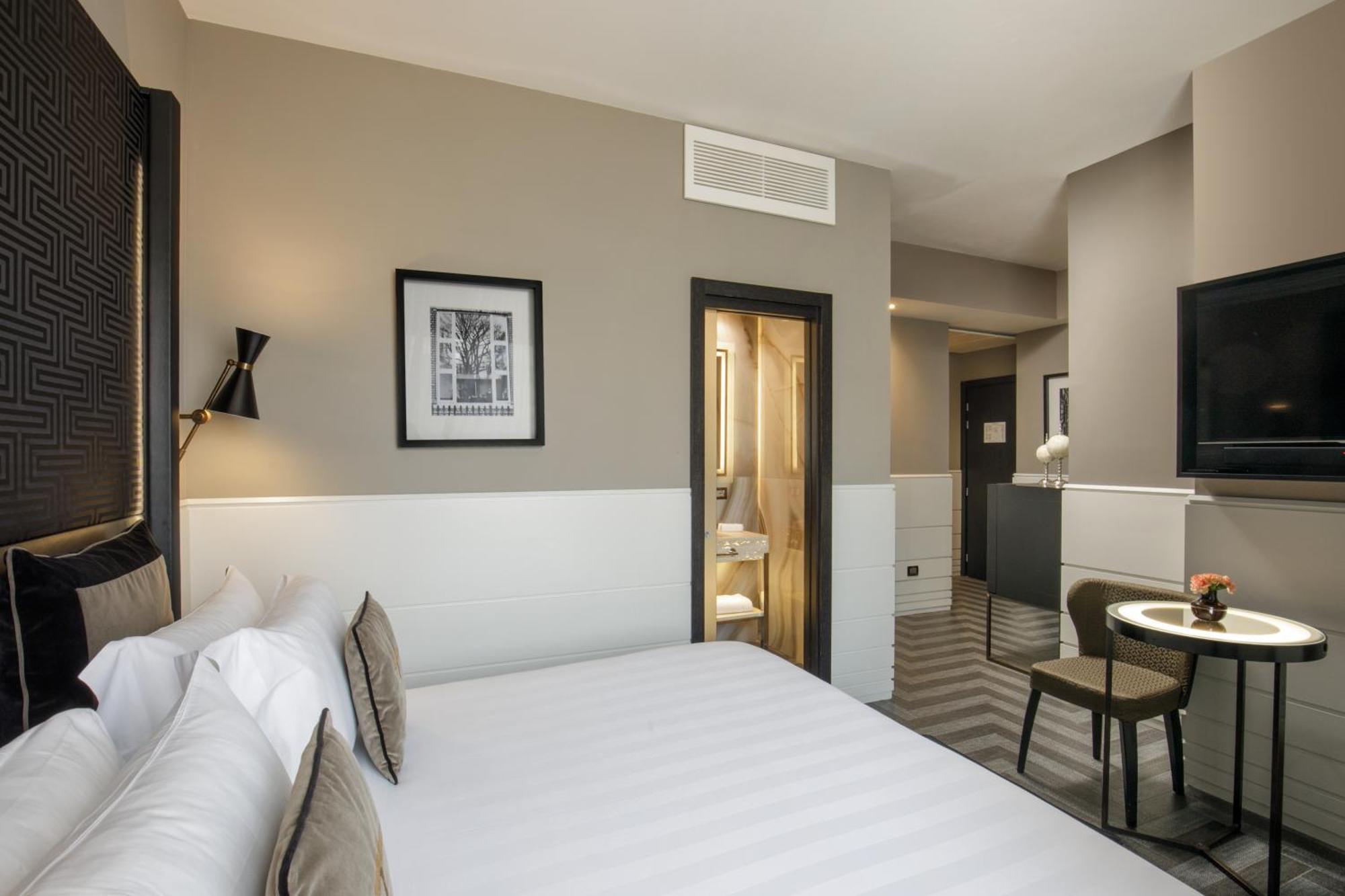 Premier King Room