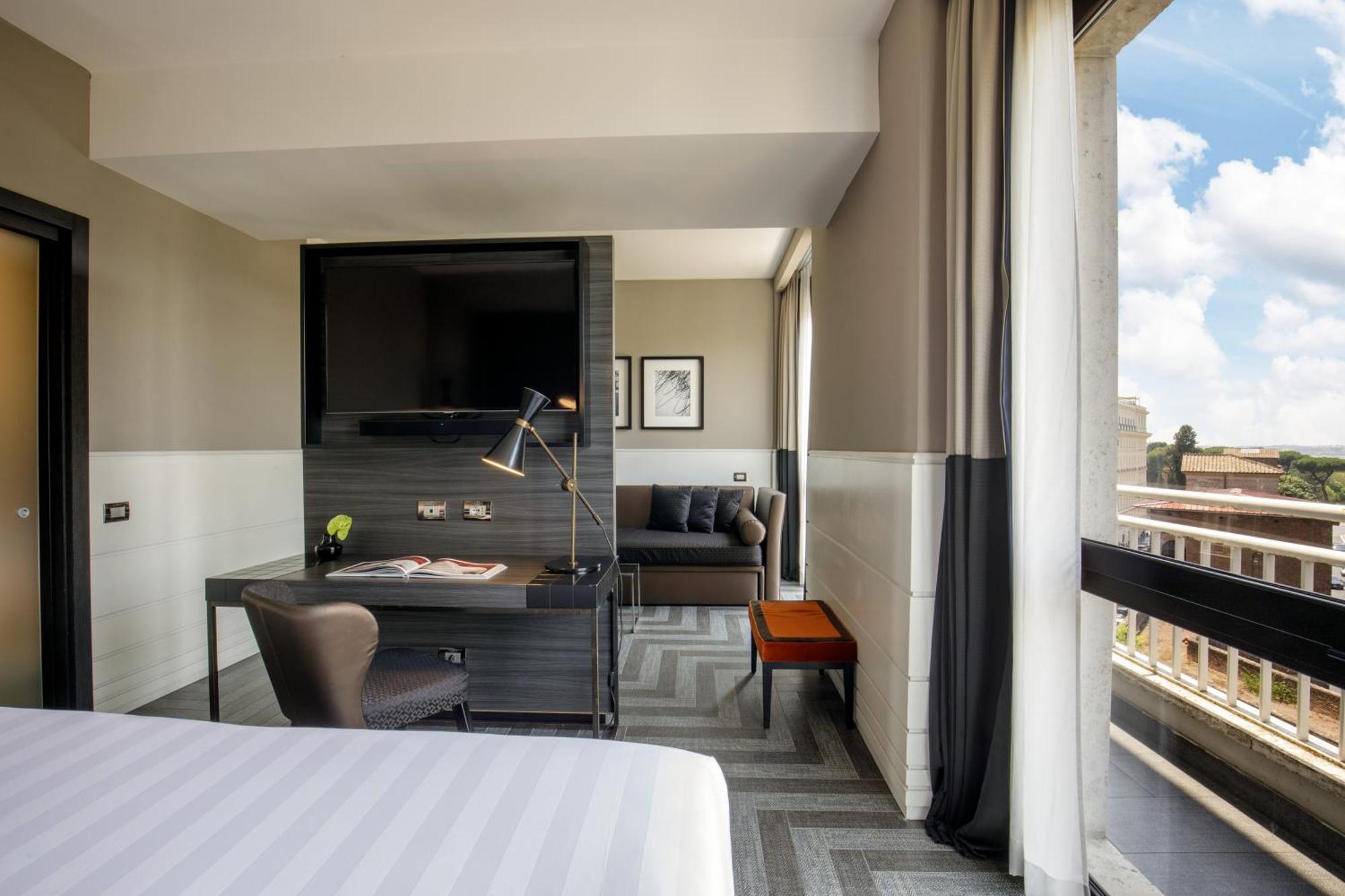 Junior King Suite