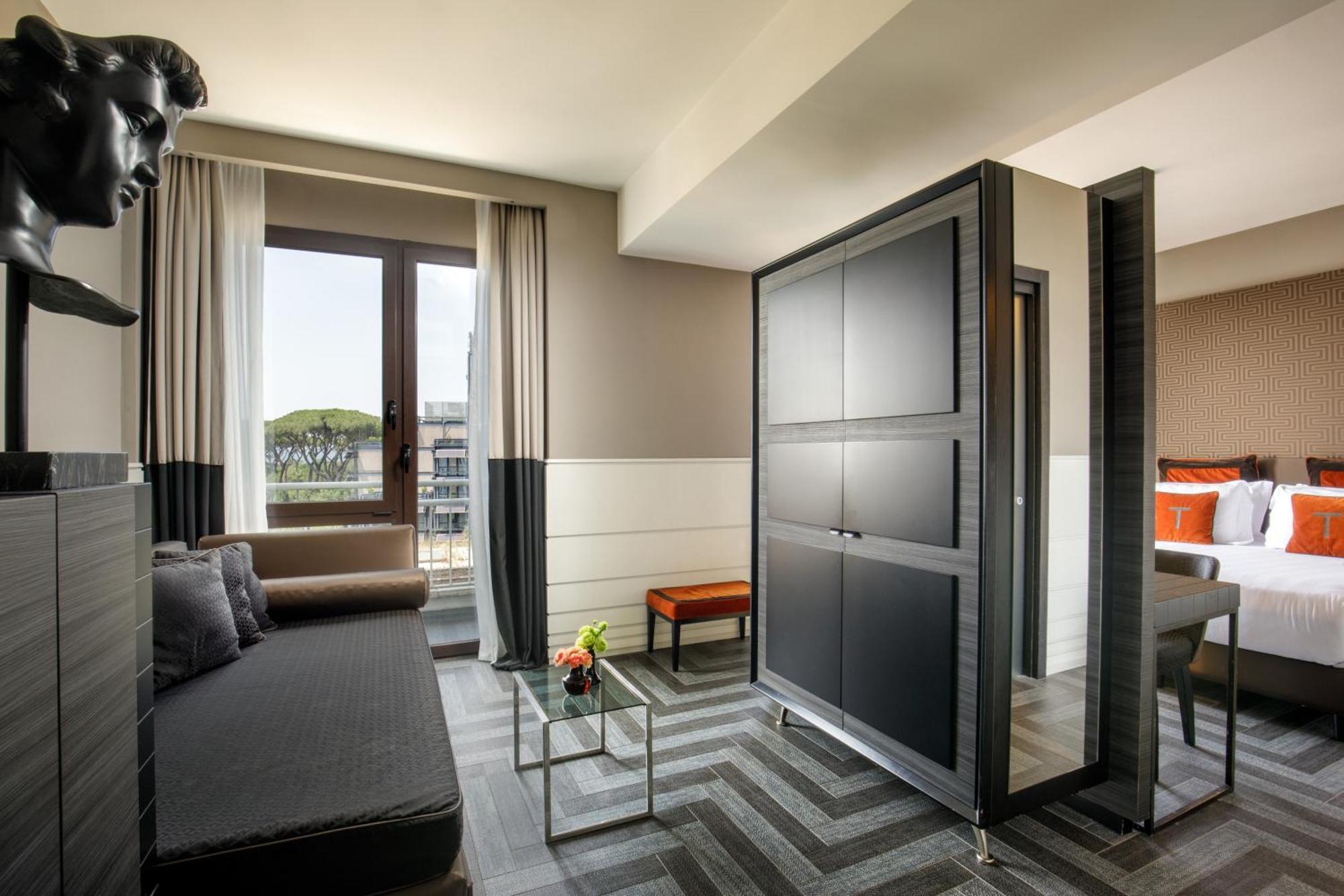 Junior King Suite