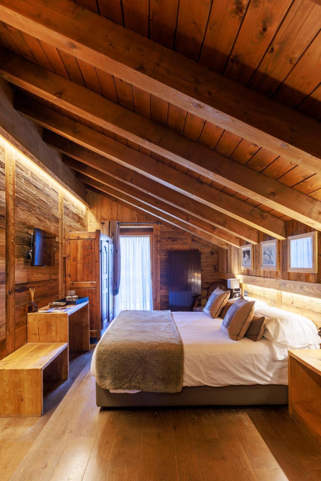 Junior Suite,1699144139:JPEG