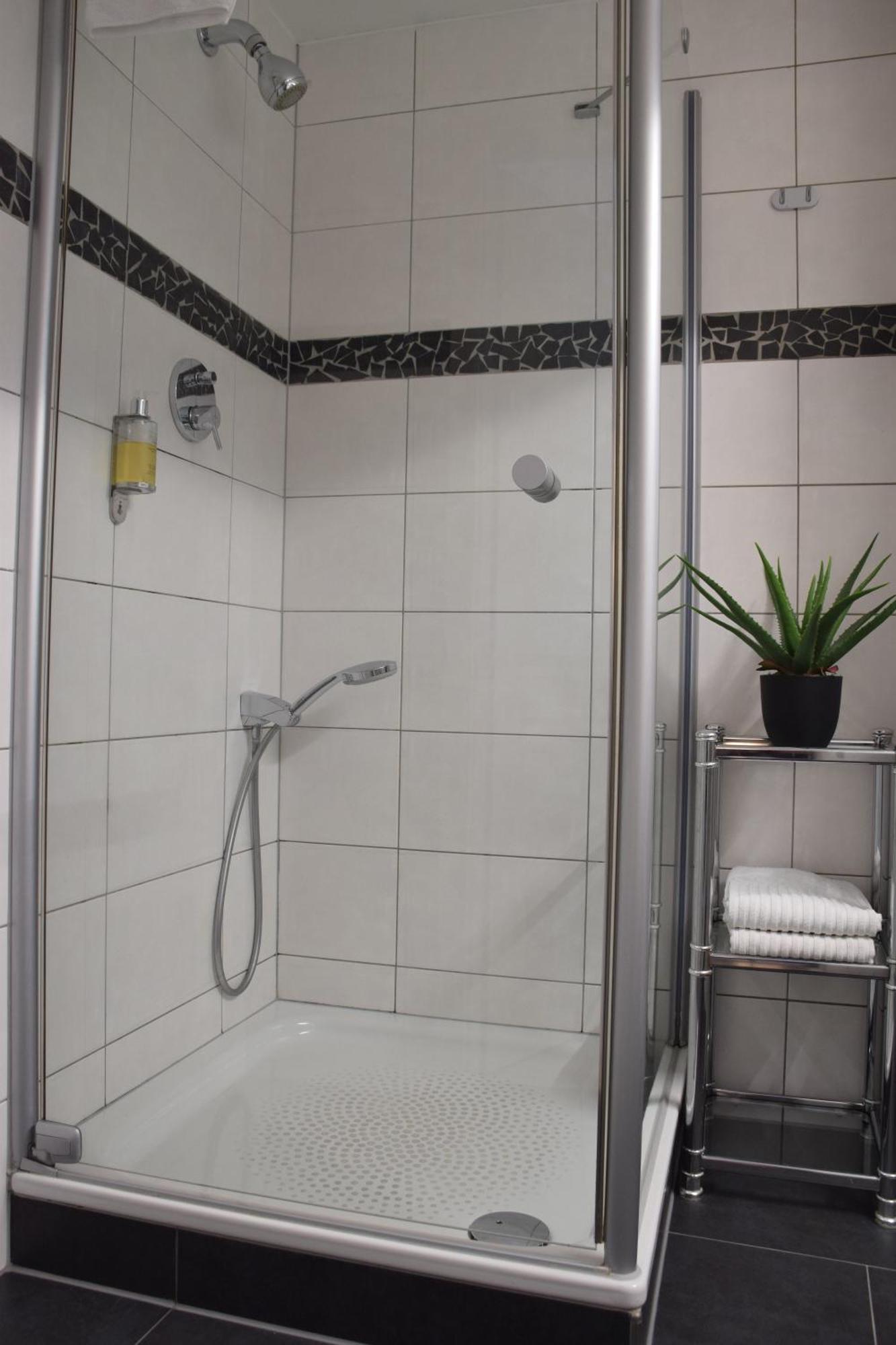 Two-Bedroom Suite,1699136846:JPEG