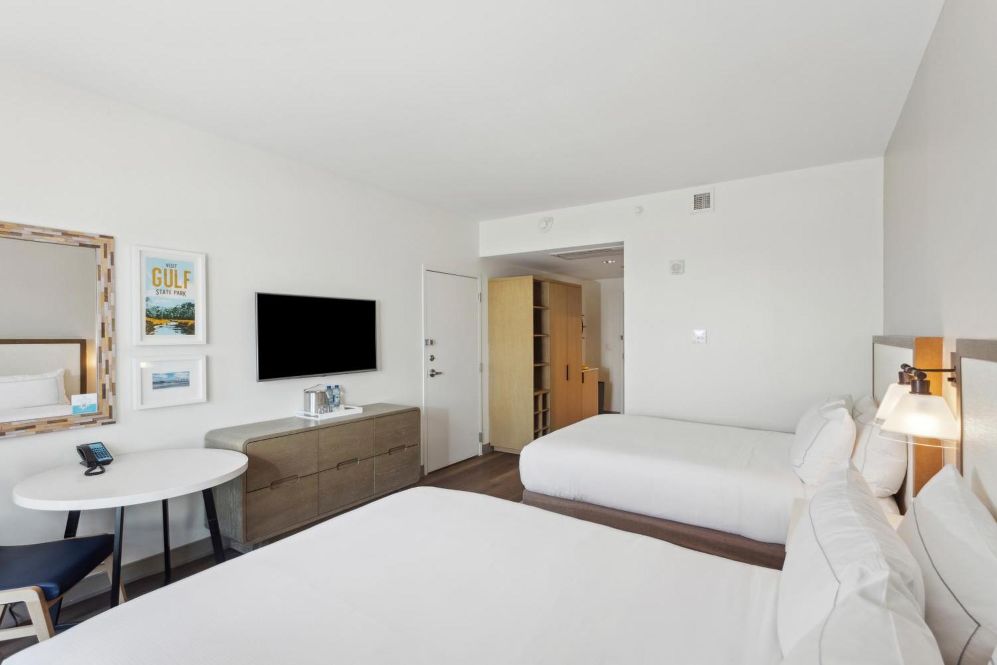 Queen Room Two Queen Beds Balcony