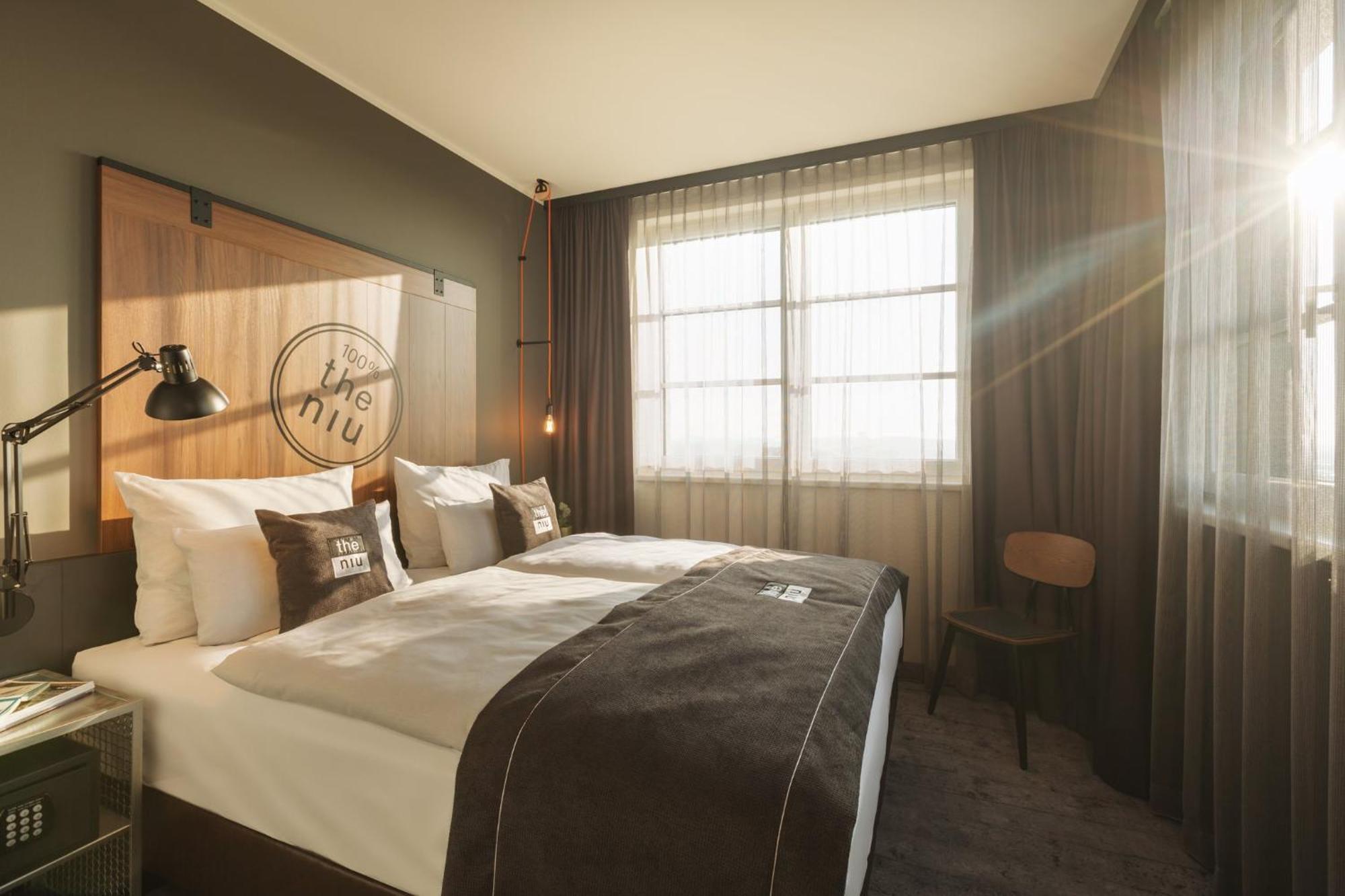 Standard Queen Room