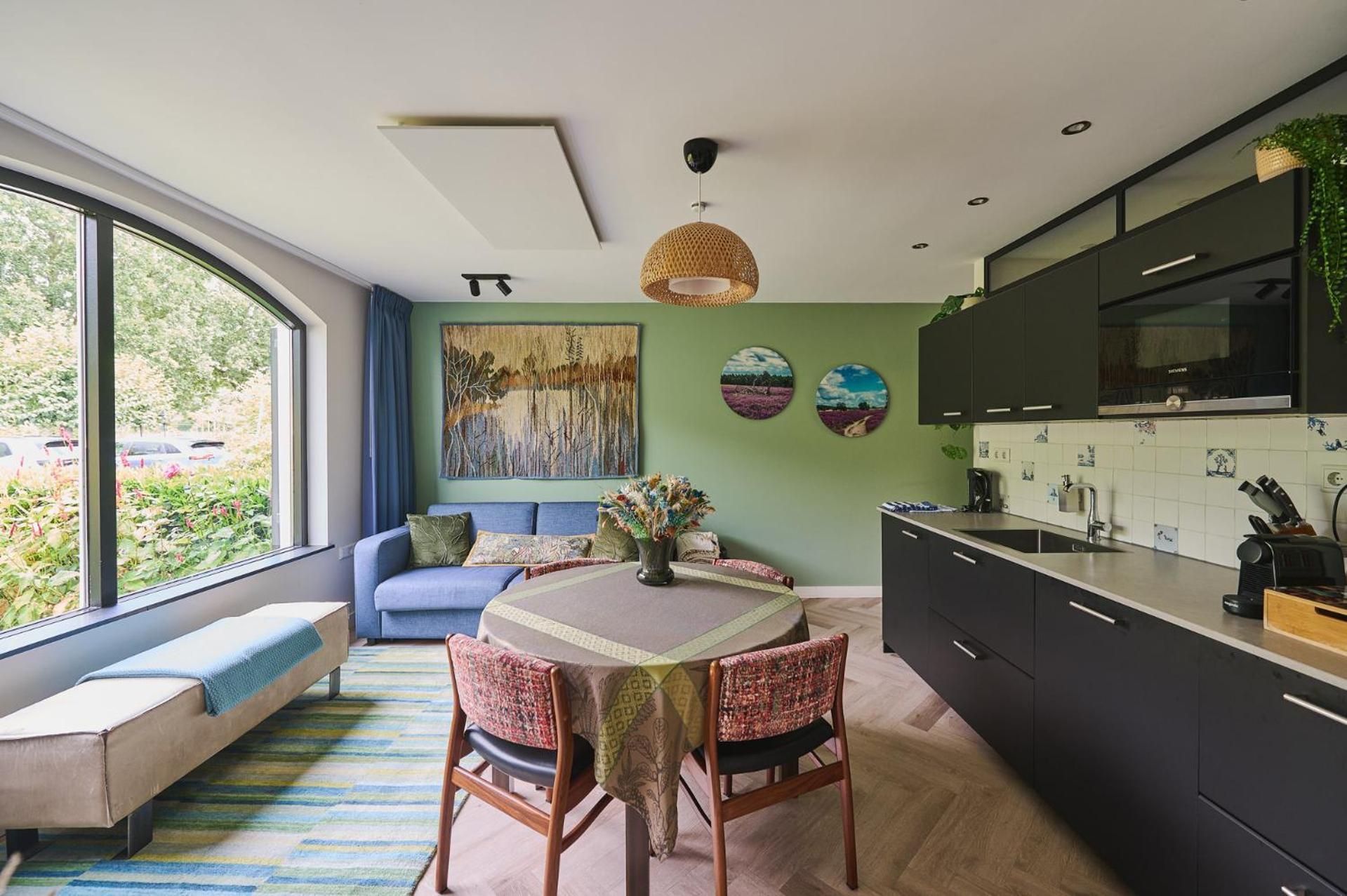 Deluxe Family Room