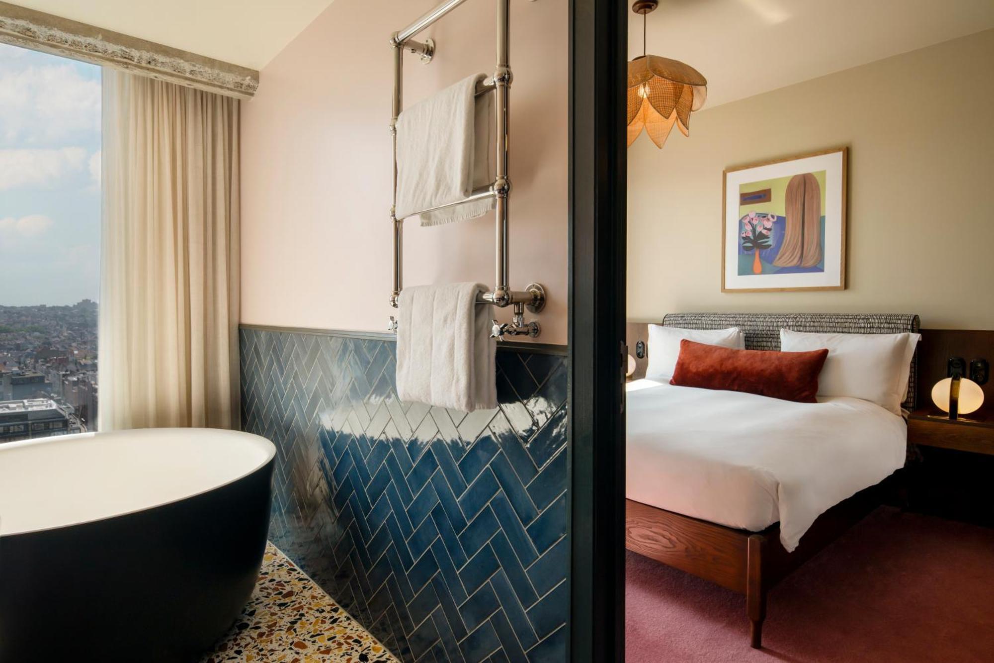 Roomy Bath Skyline View