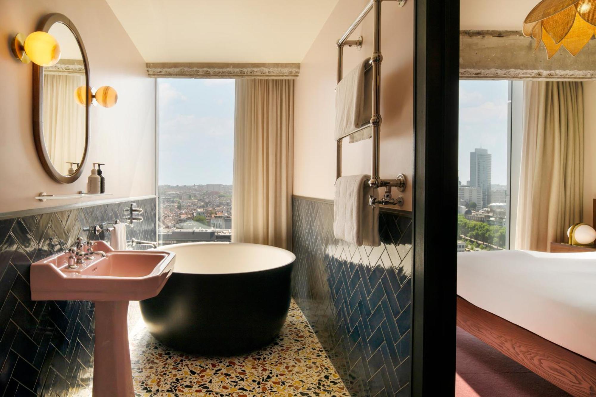 Roomy Bath Skyline View