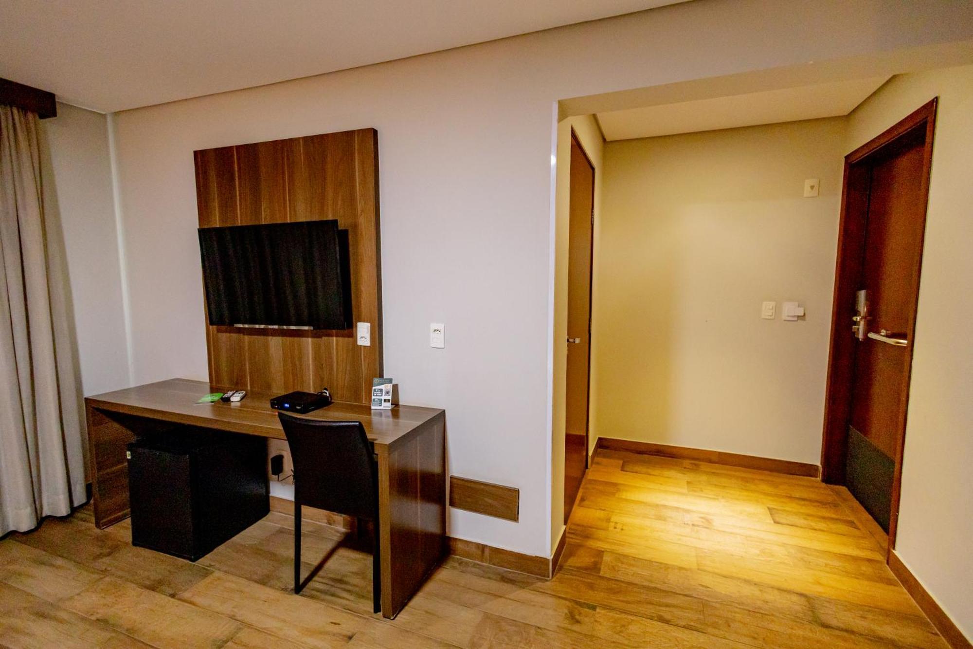 Standard Double Suite