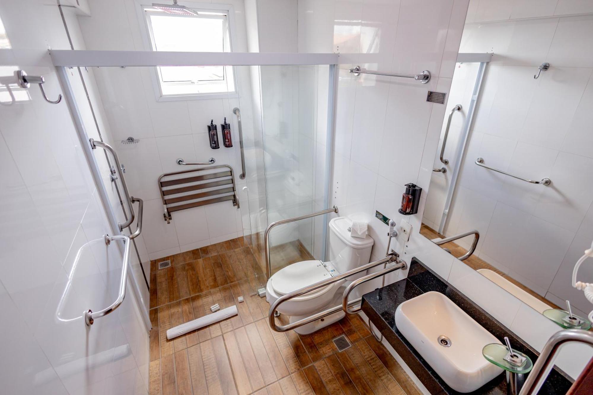 Standard Double Suite