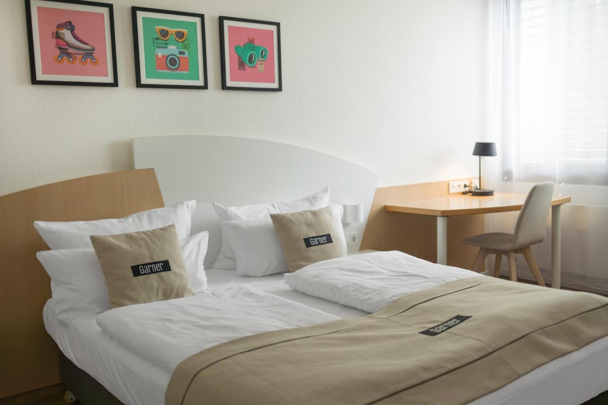 Standard Queen Room