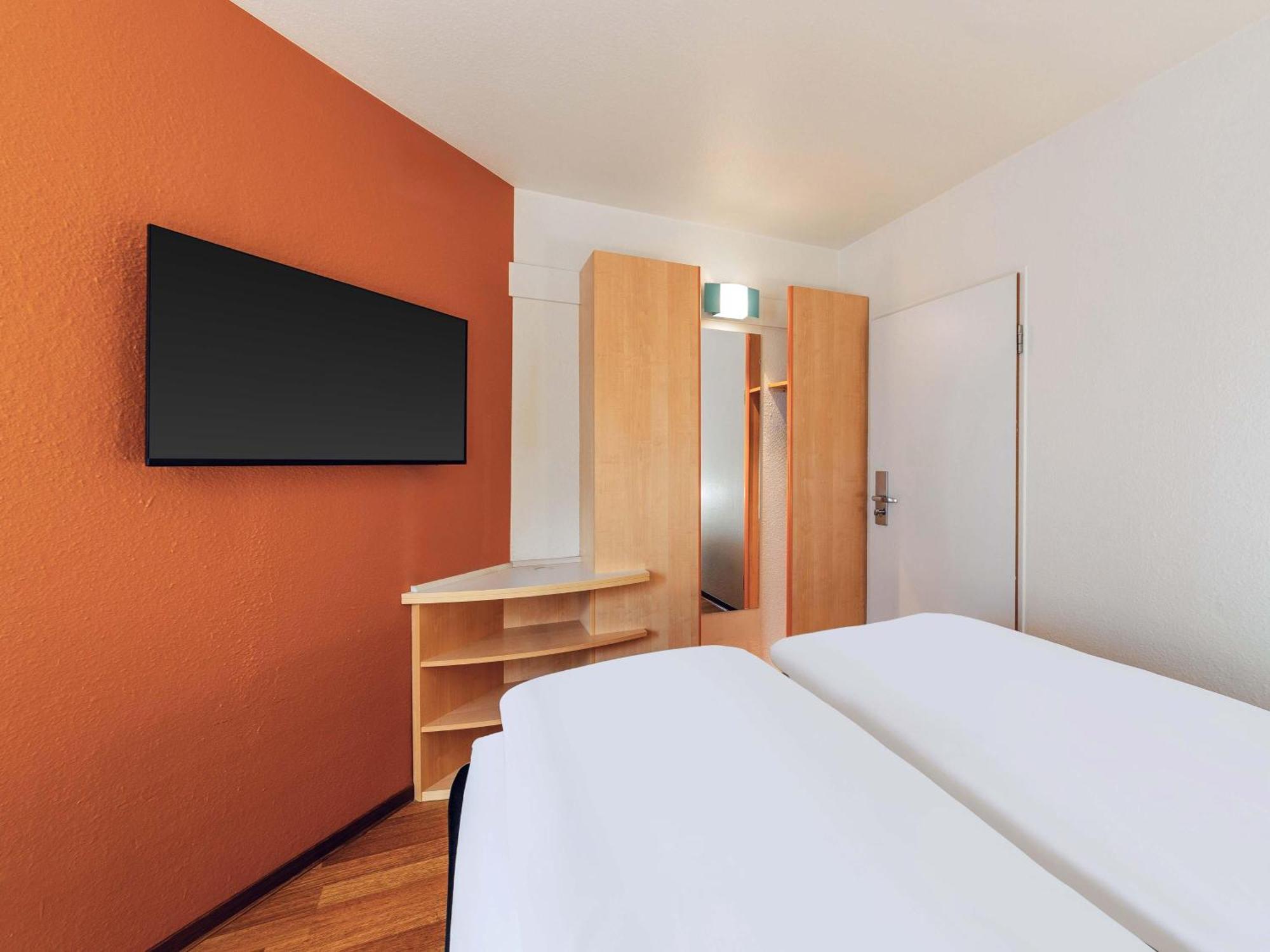 Standard Twin Room,1703545768:JPEG