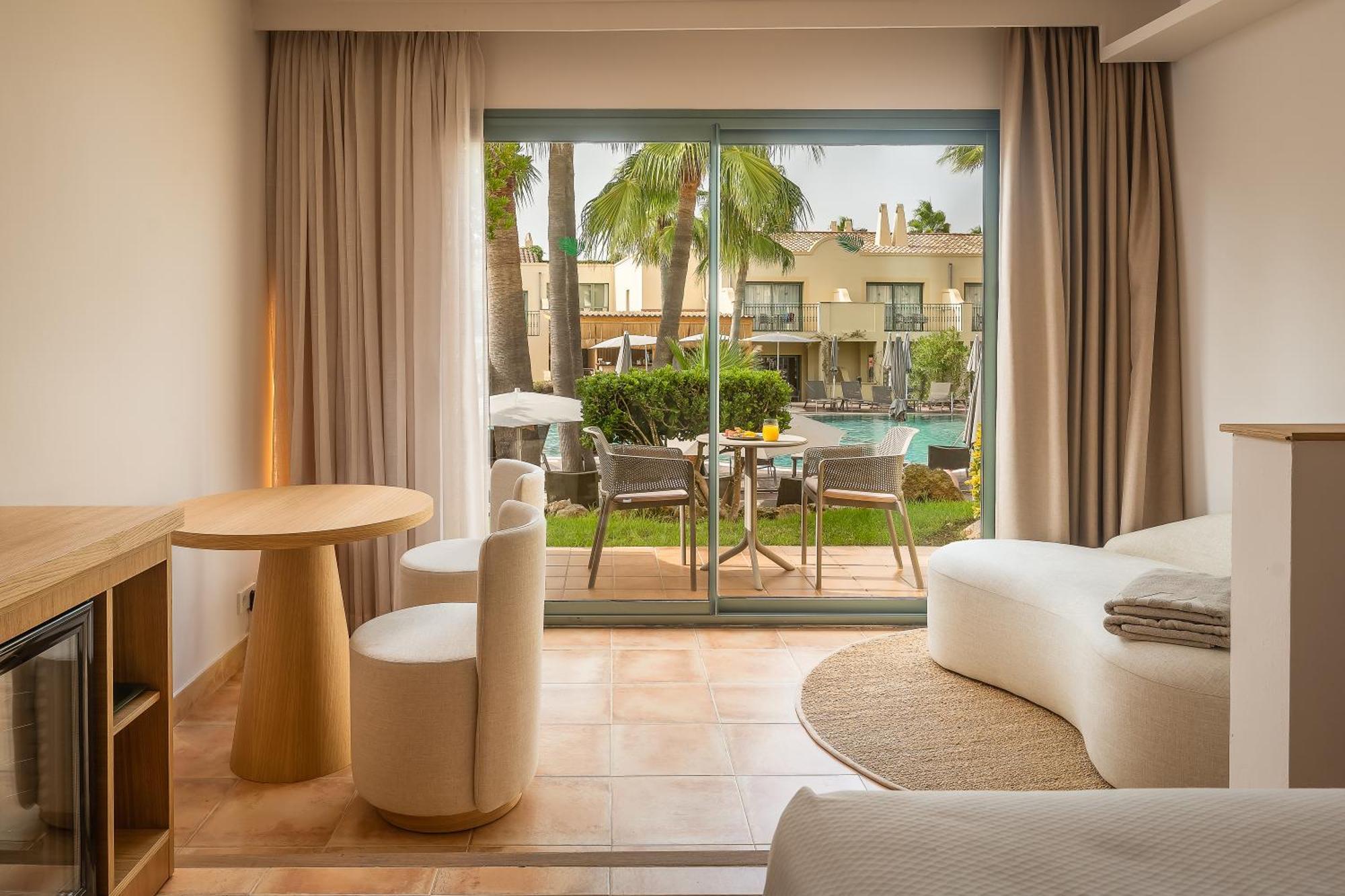 Junior Suite Pool View