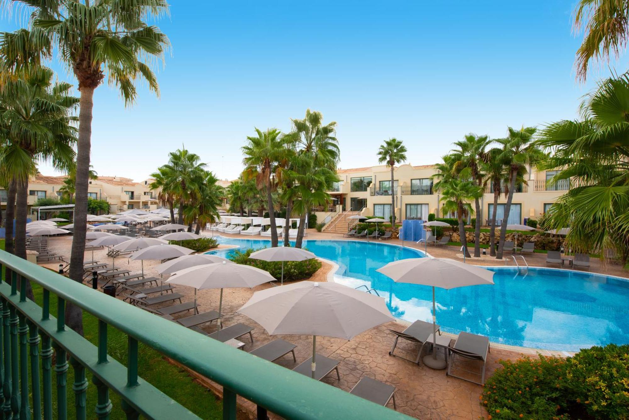 Double or Twin Room Pool View