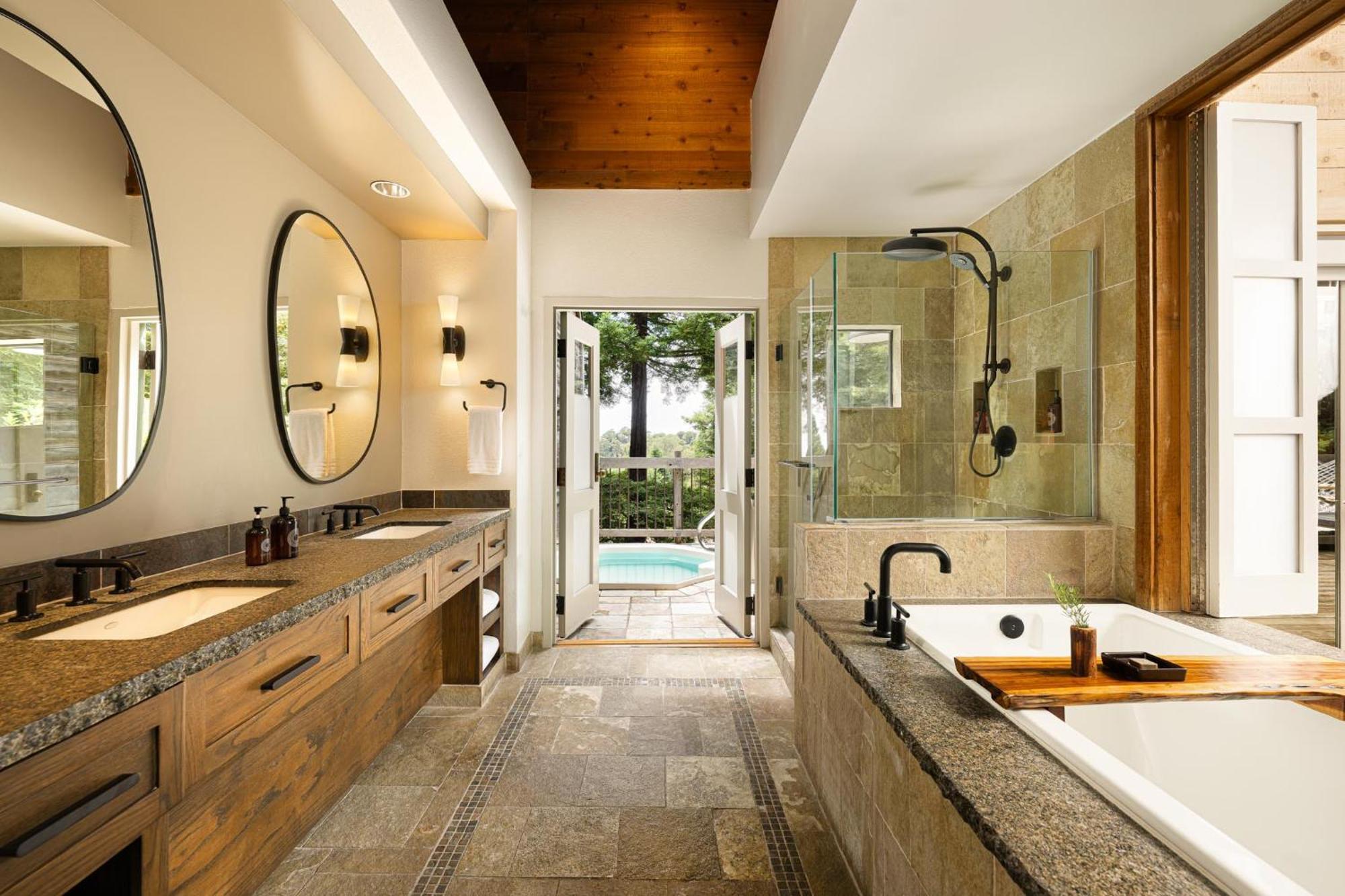 Suite with Hot Tub,1703549825:JPEG