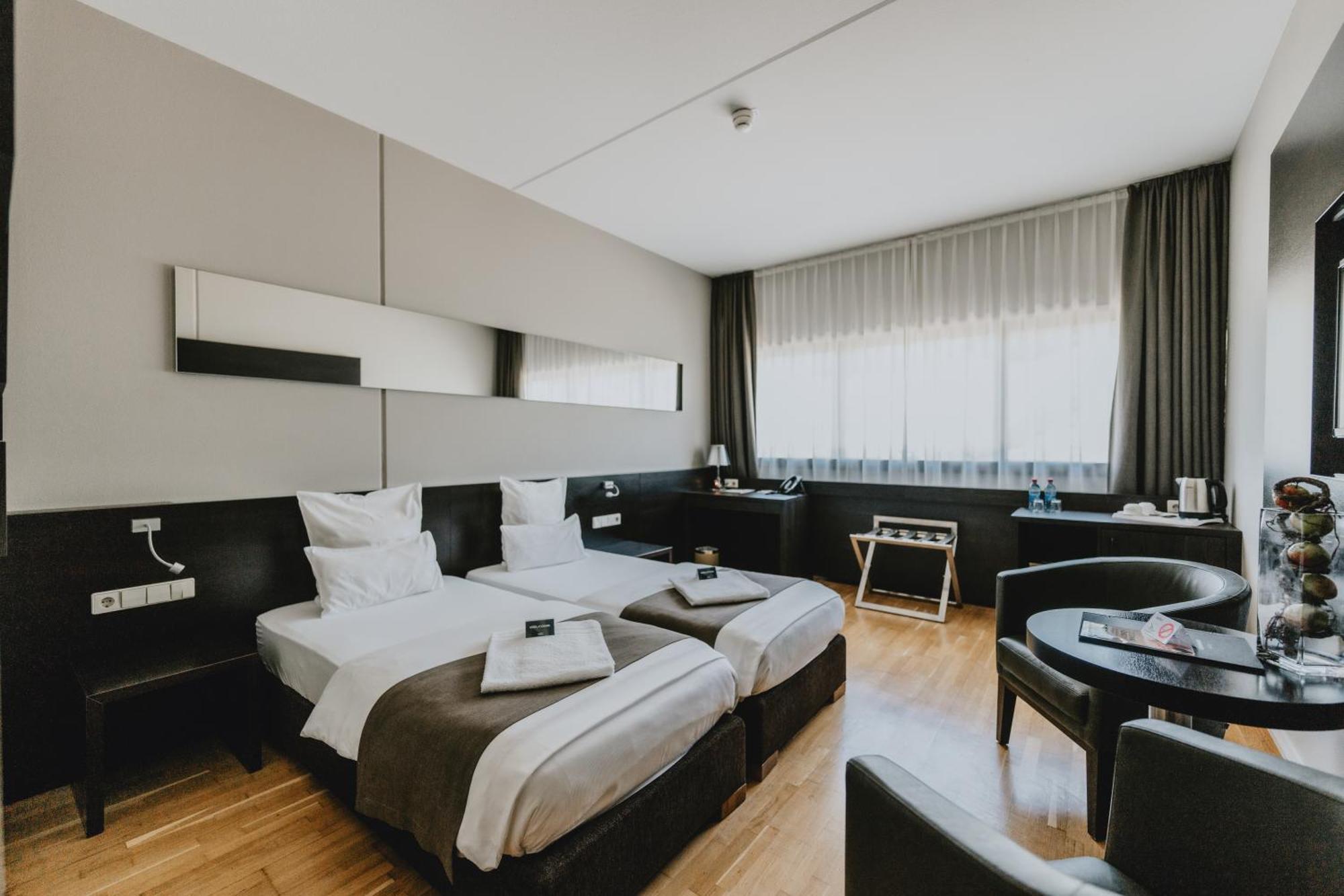 Double Room,1703550217:JPEG