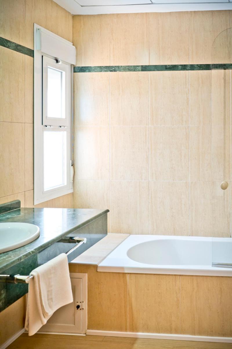 Basic Triple Room