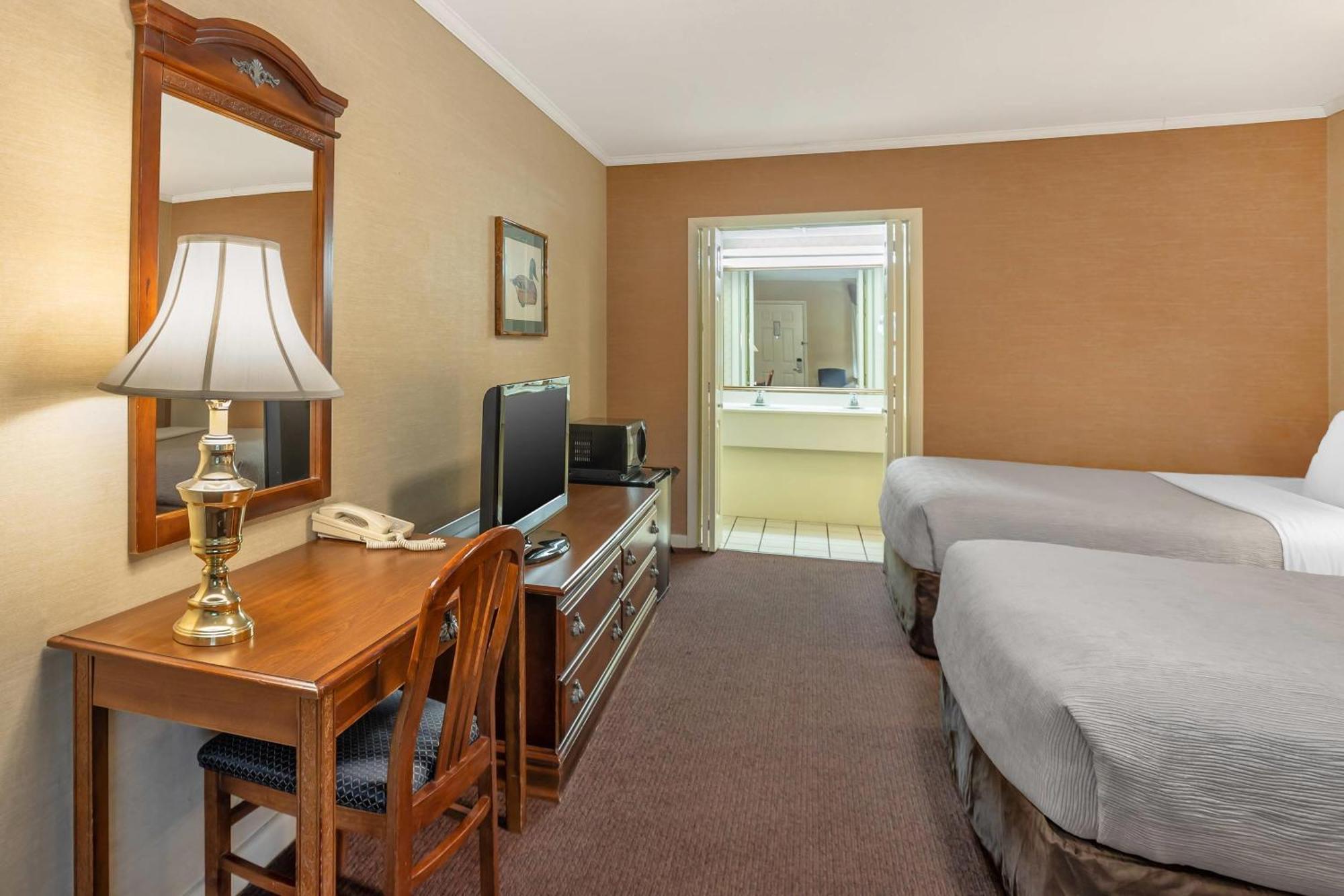 Standard Room Three Double Beds 2nd floor